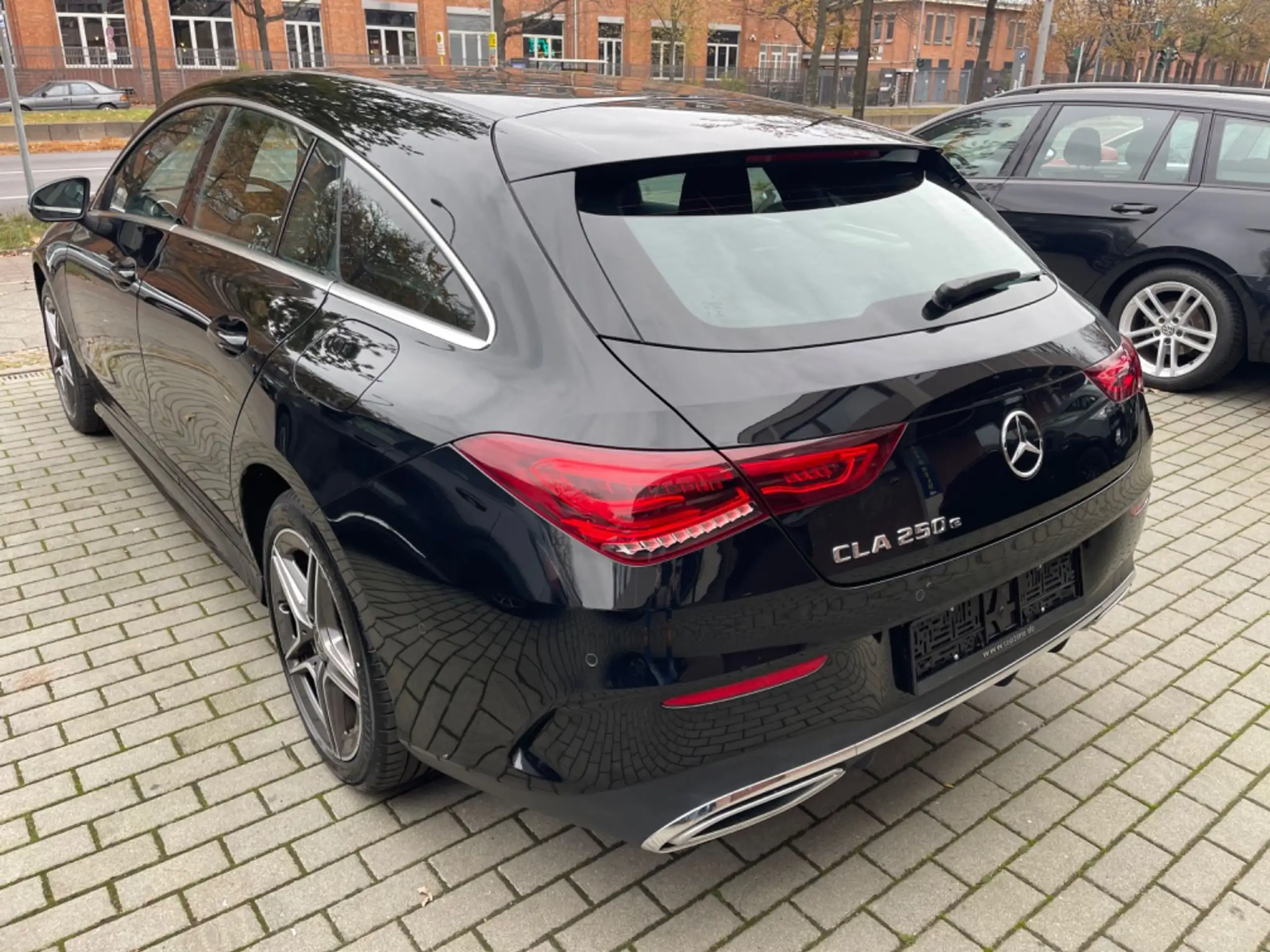 Mercedes-Benz - CLA 250