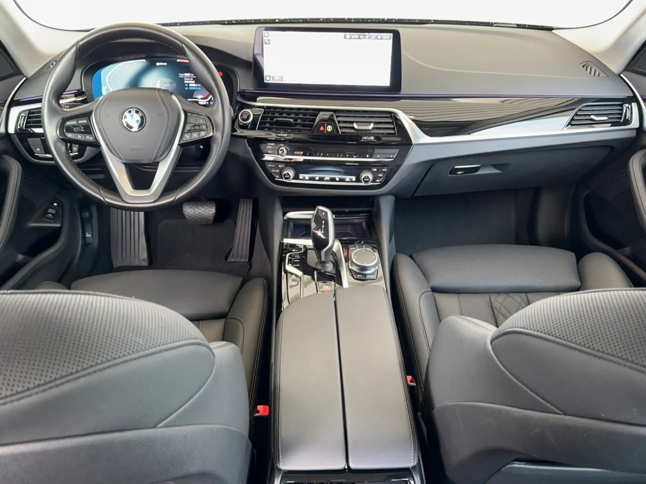 BMW - 530