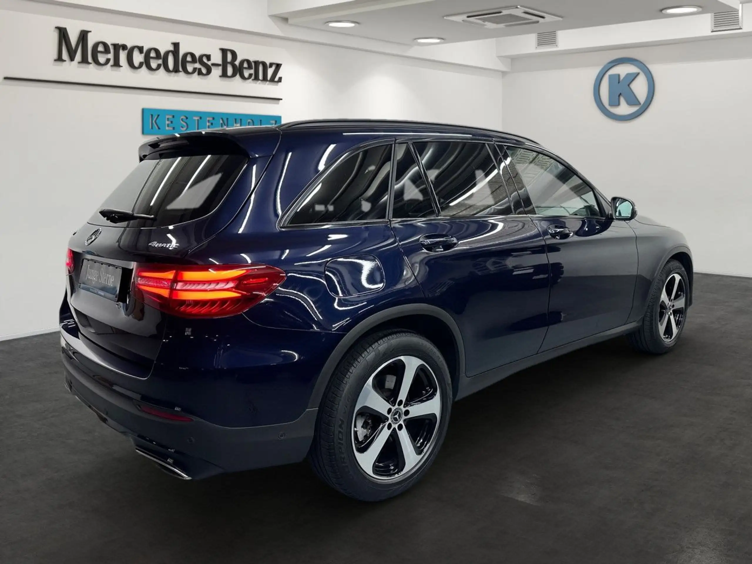 Mercedes-Benz - GLC 300