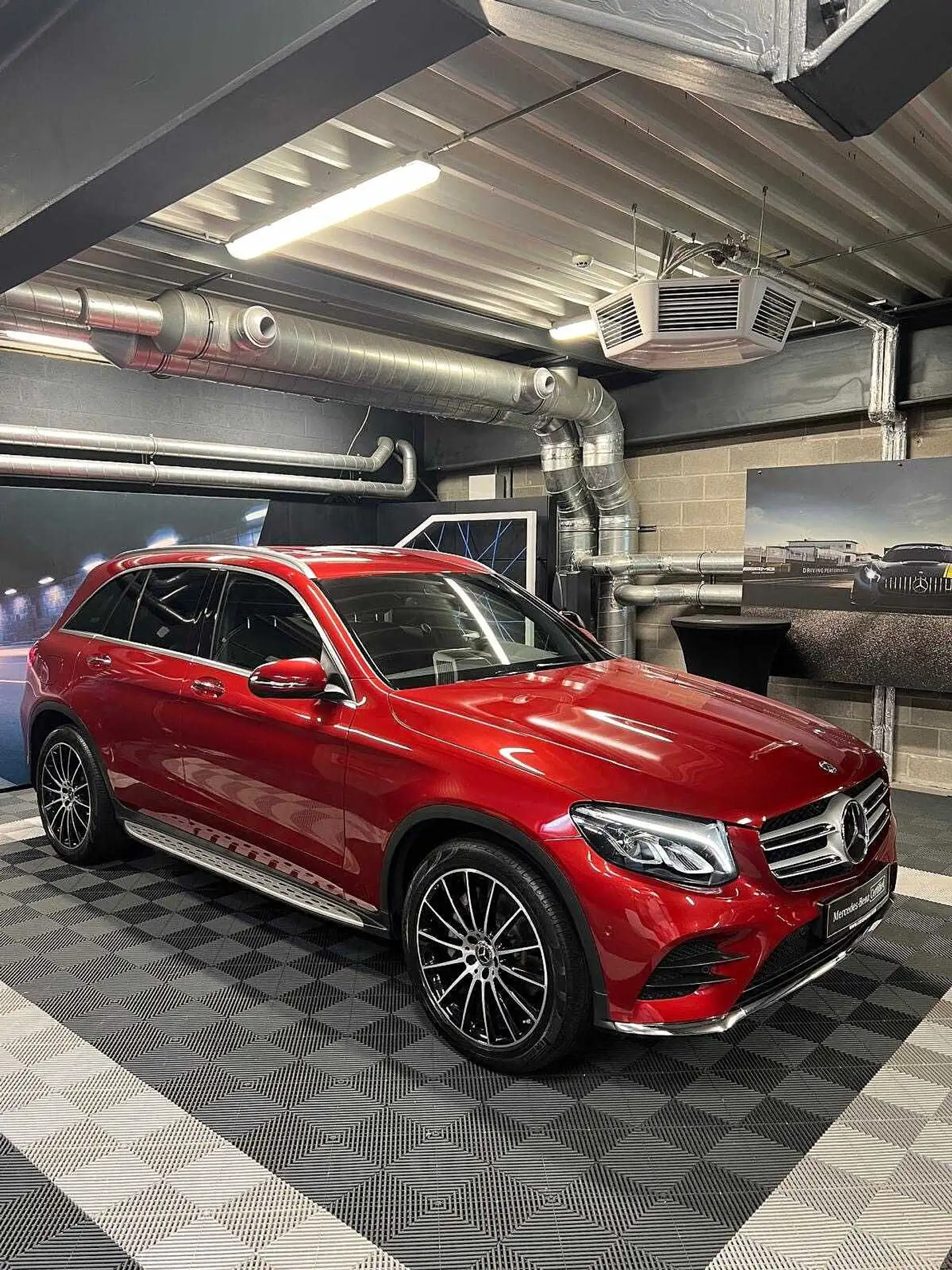 Mercedes-Benz - GLC 250