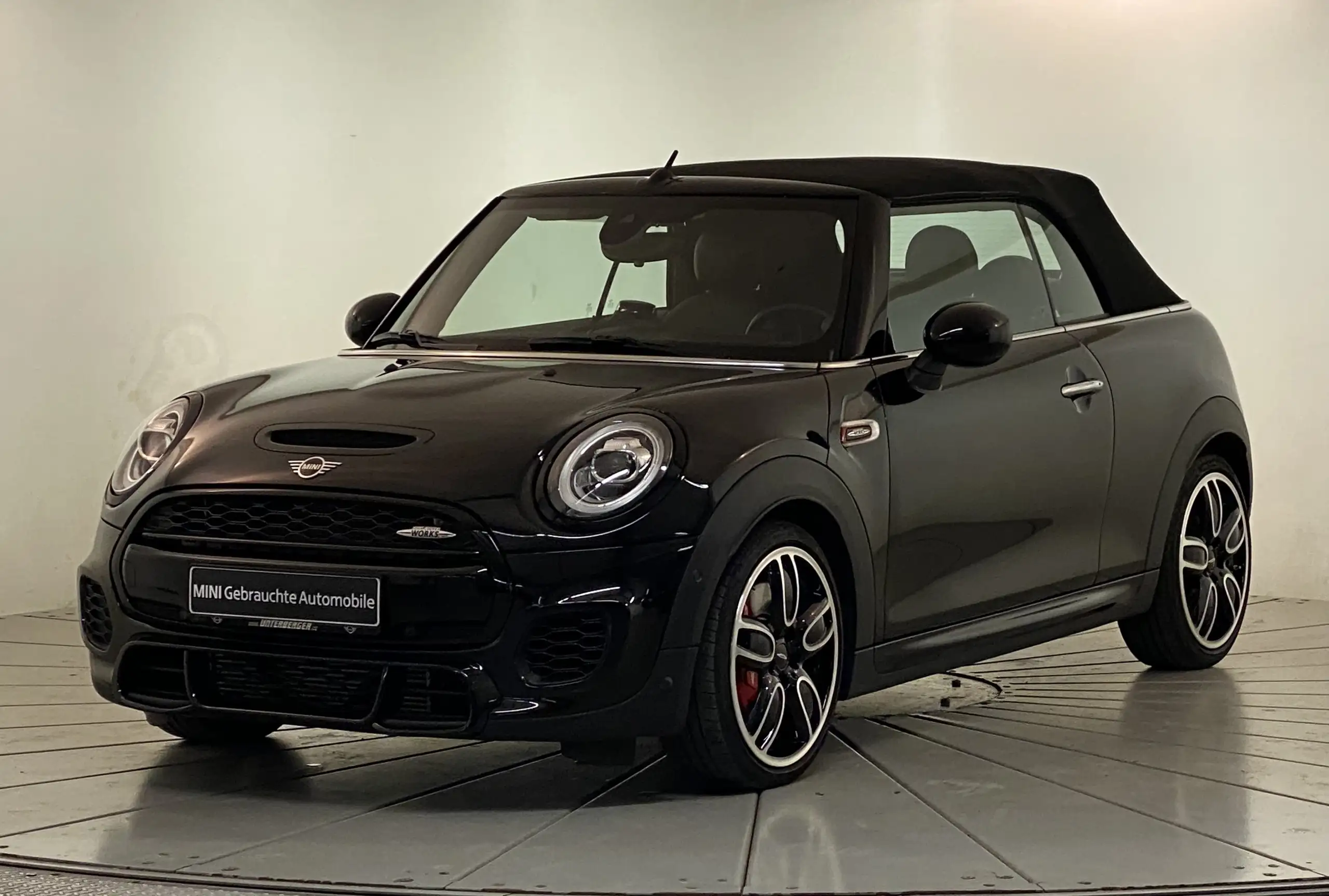 MINI - John Cooper Works Cabrio