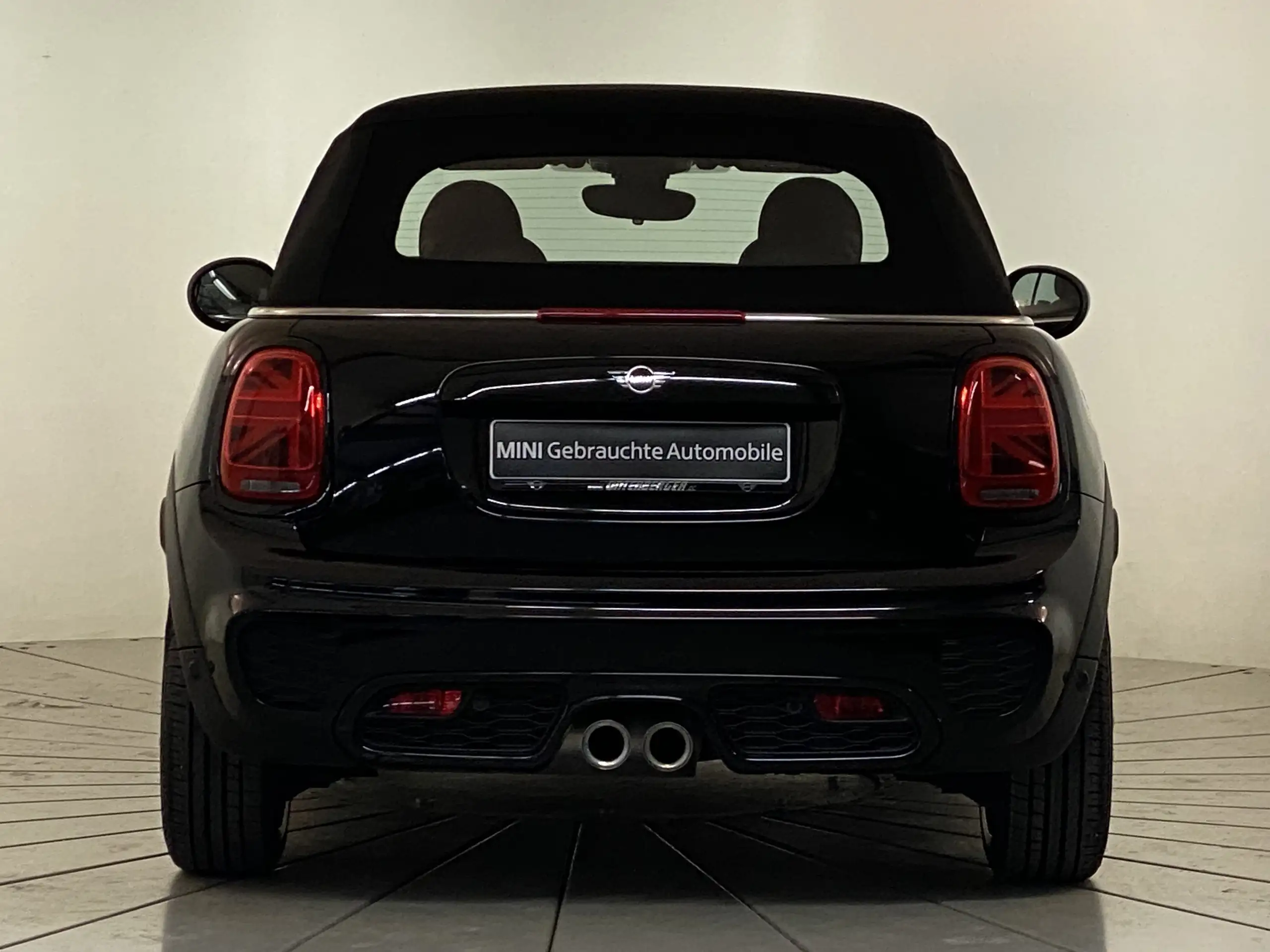 MINI - John Cooper Works Cabrio