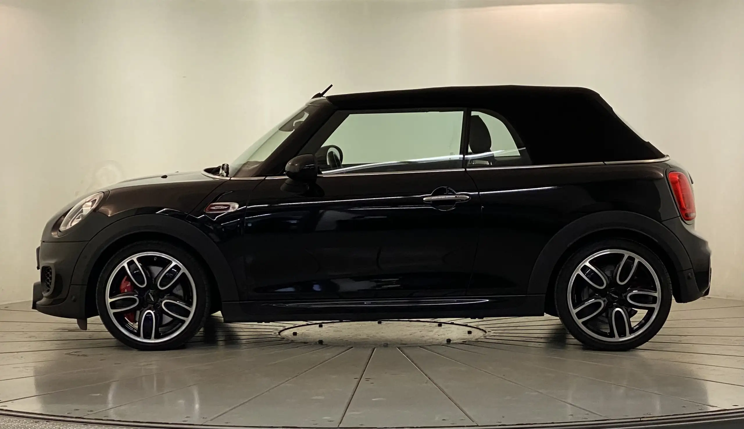 MINI - John Cooper Works Cabrio