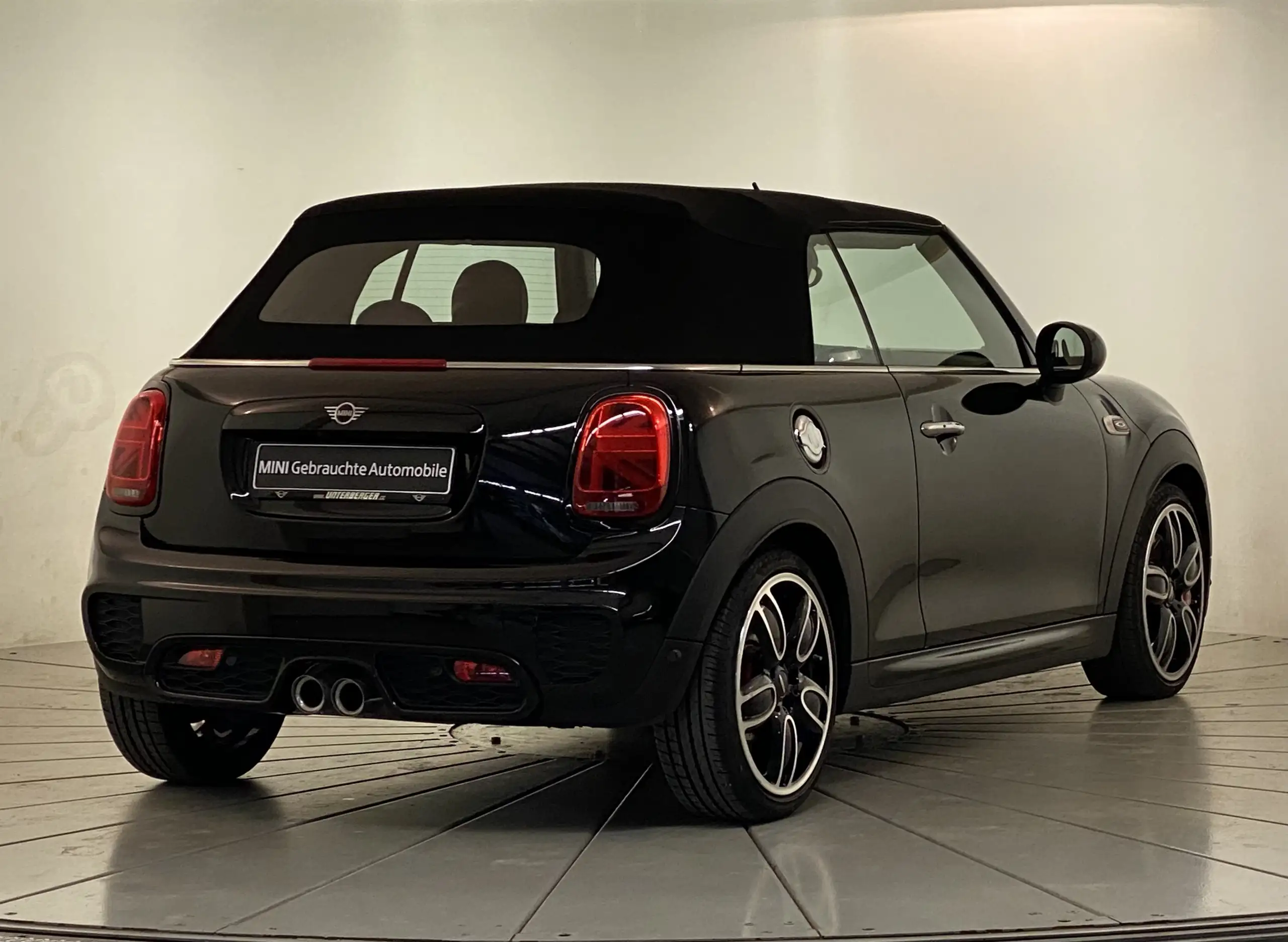 MINI - John Cooper Works Cabrio