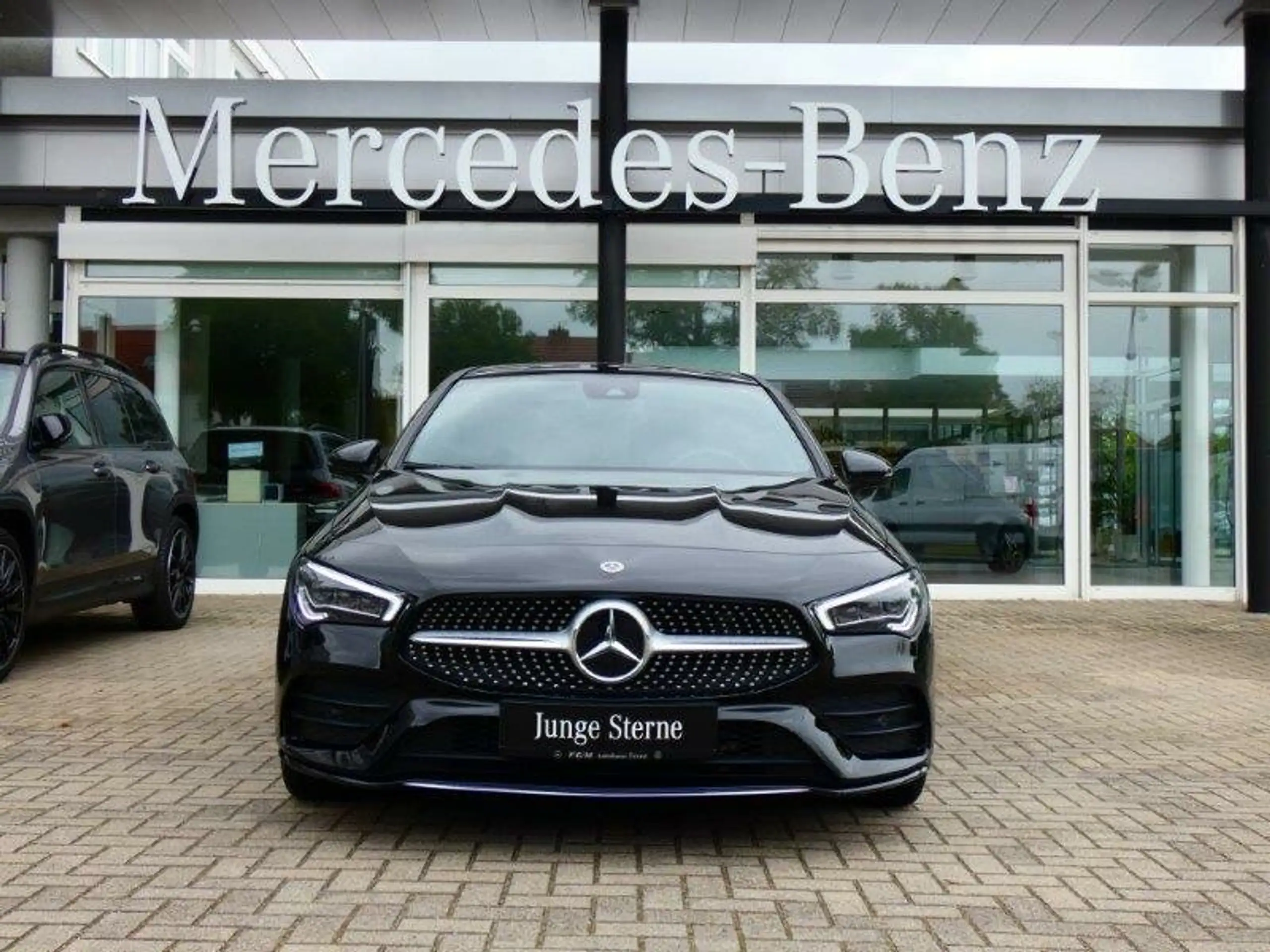 Mercedes-Benz - CLA 250