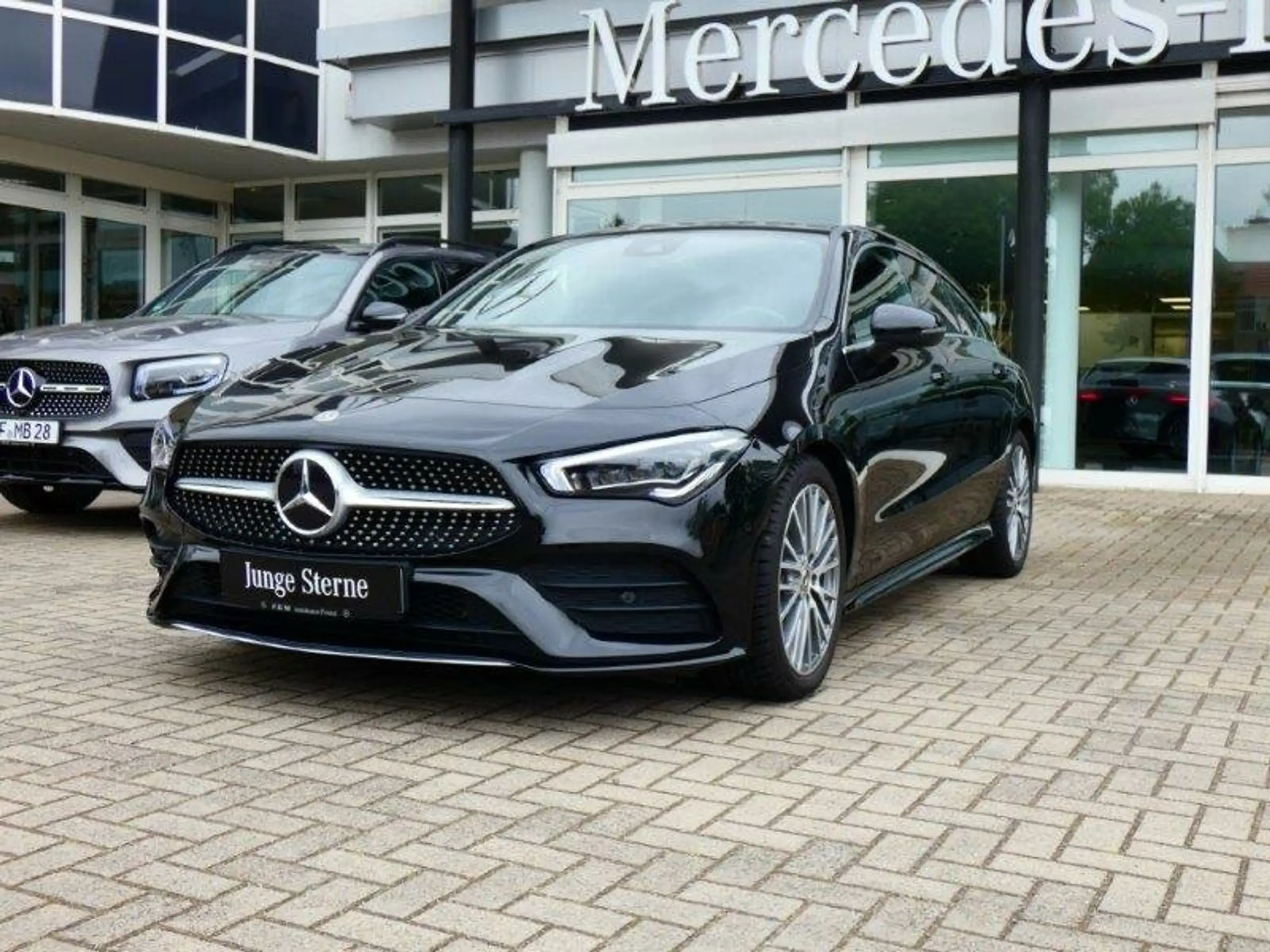 Mercedes-Benz - CLA 250