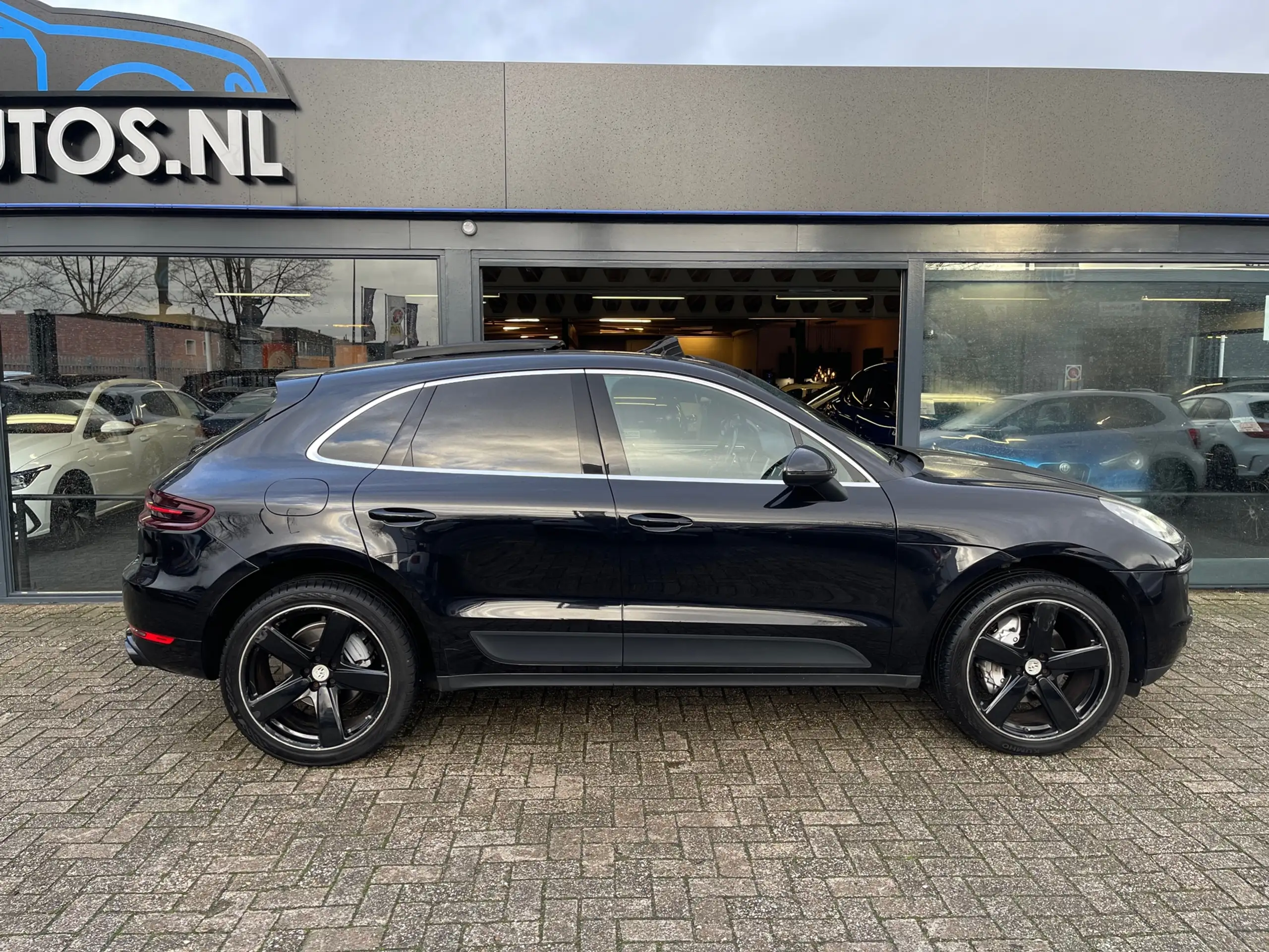 Porsche - Macan