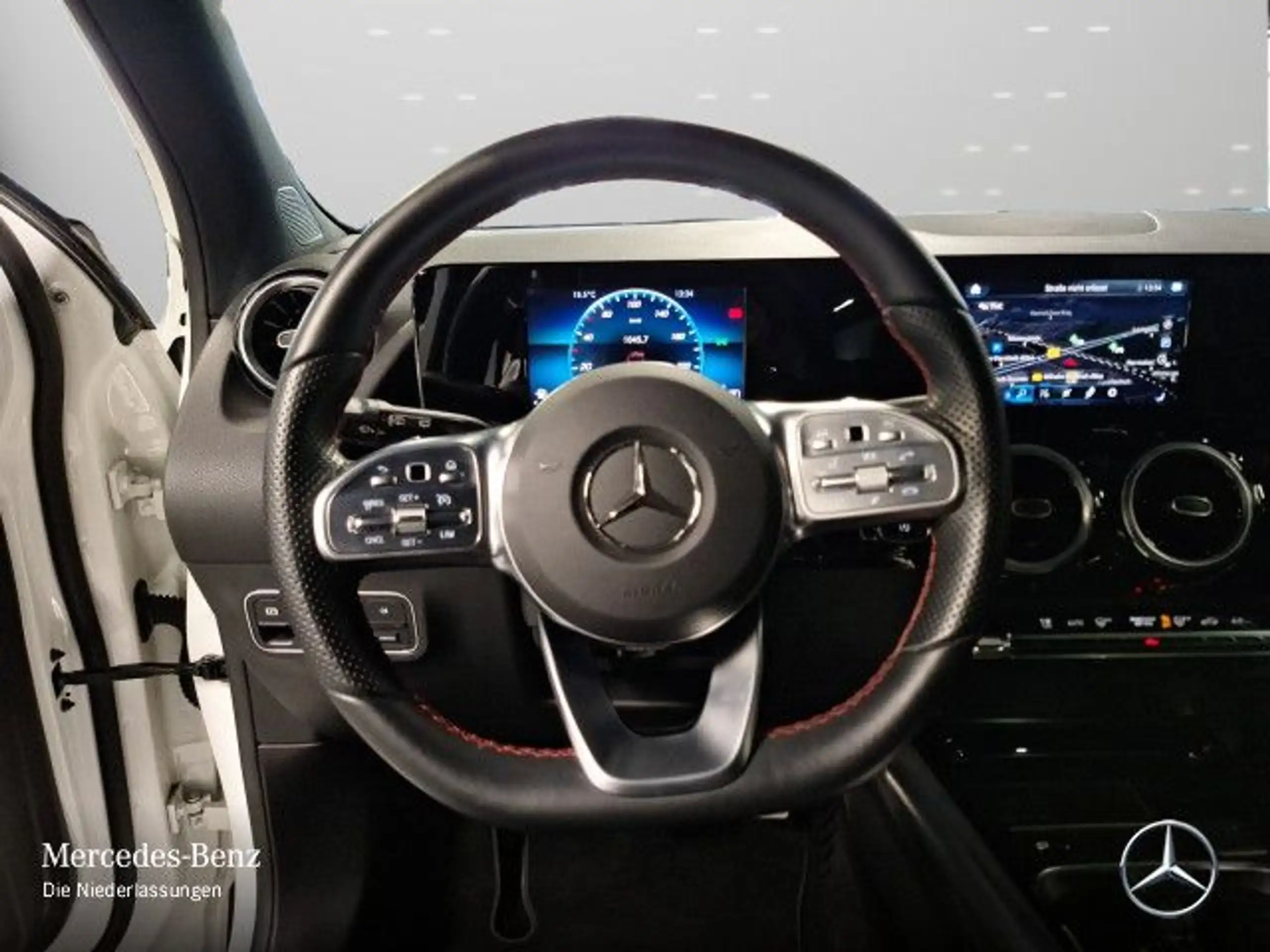 Mercedes-Benz - GLA 200