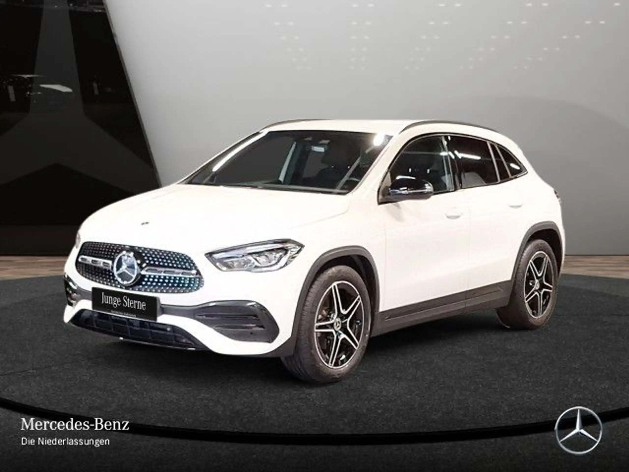 Mercedes-Benz - GLA 200