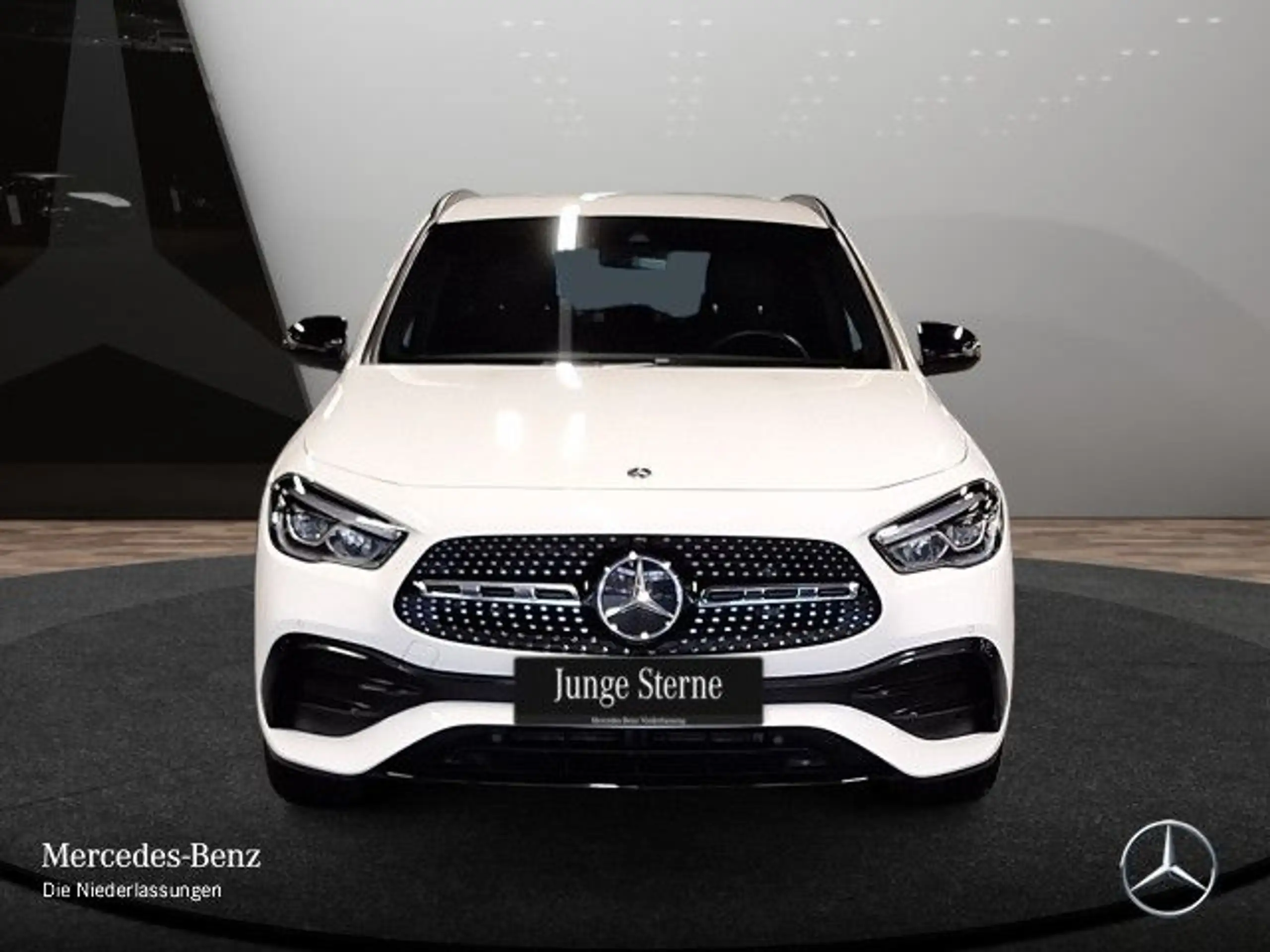 Mercedes-Benz - GLA 200