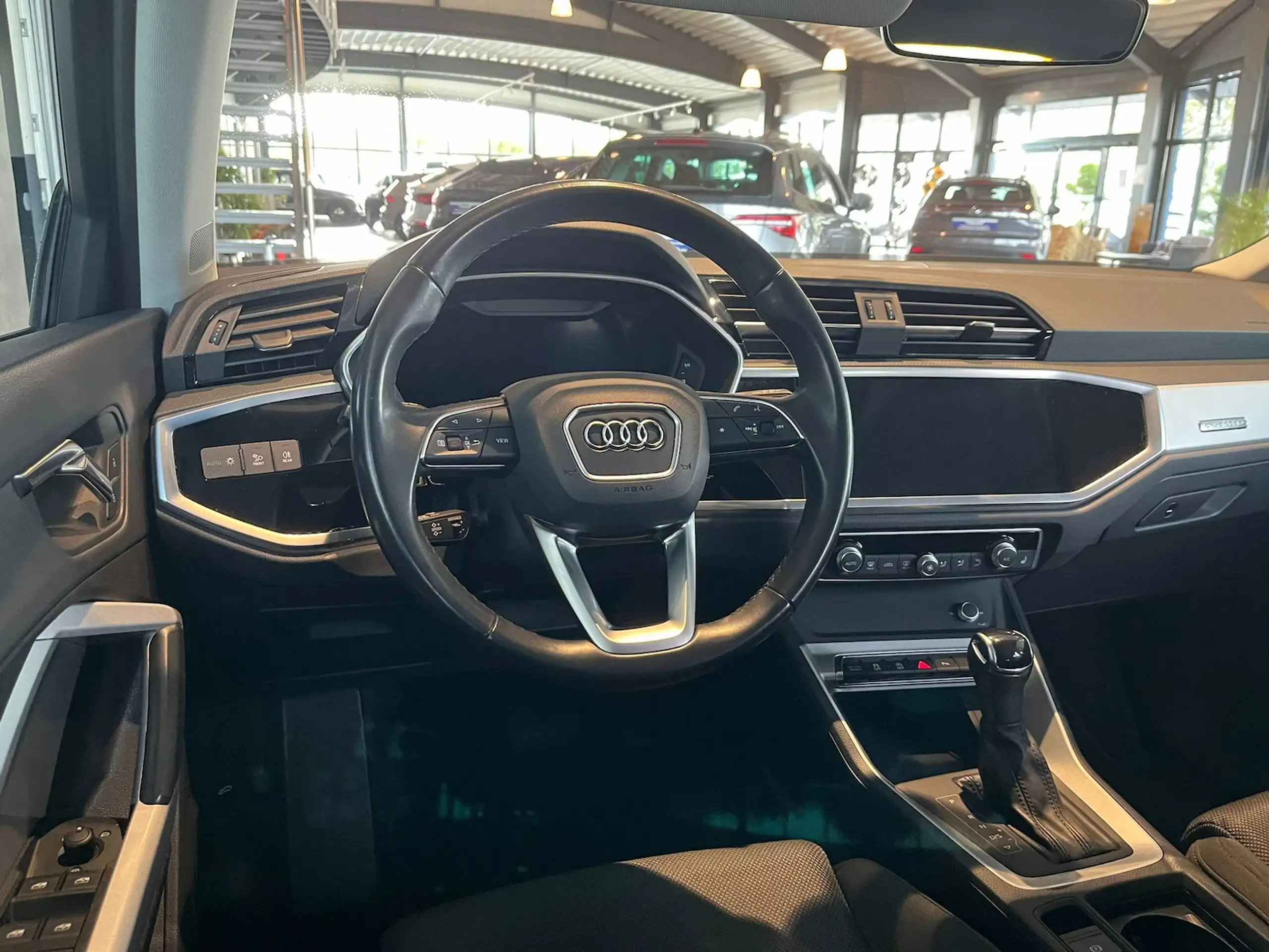 Audi - Q3