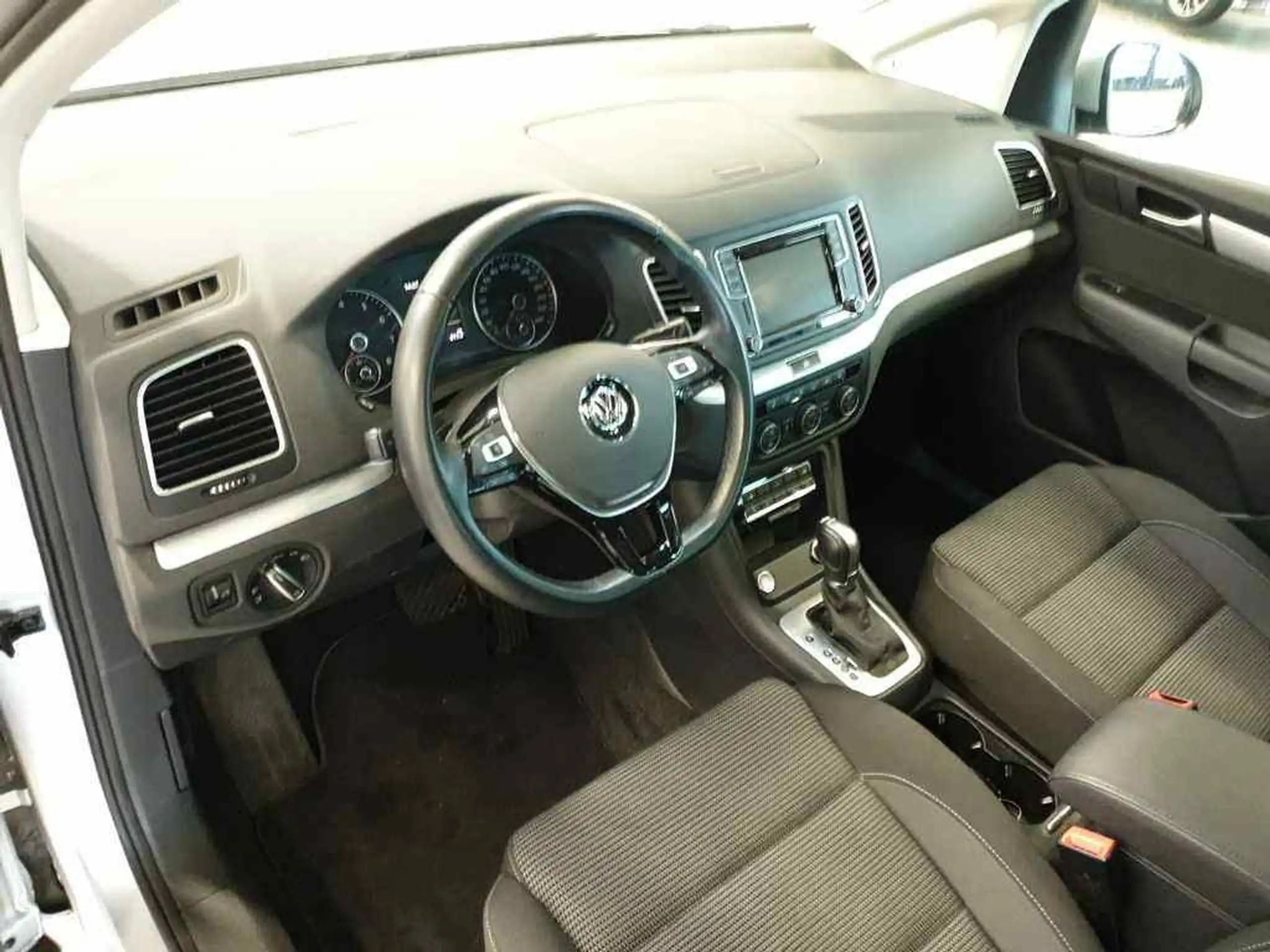 Volkswagen - Sharan