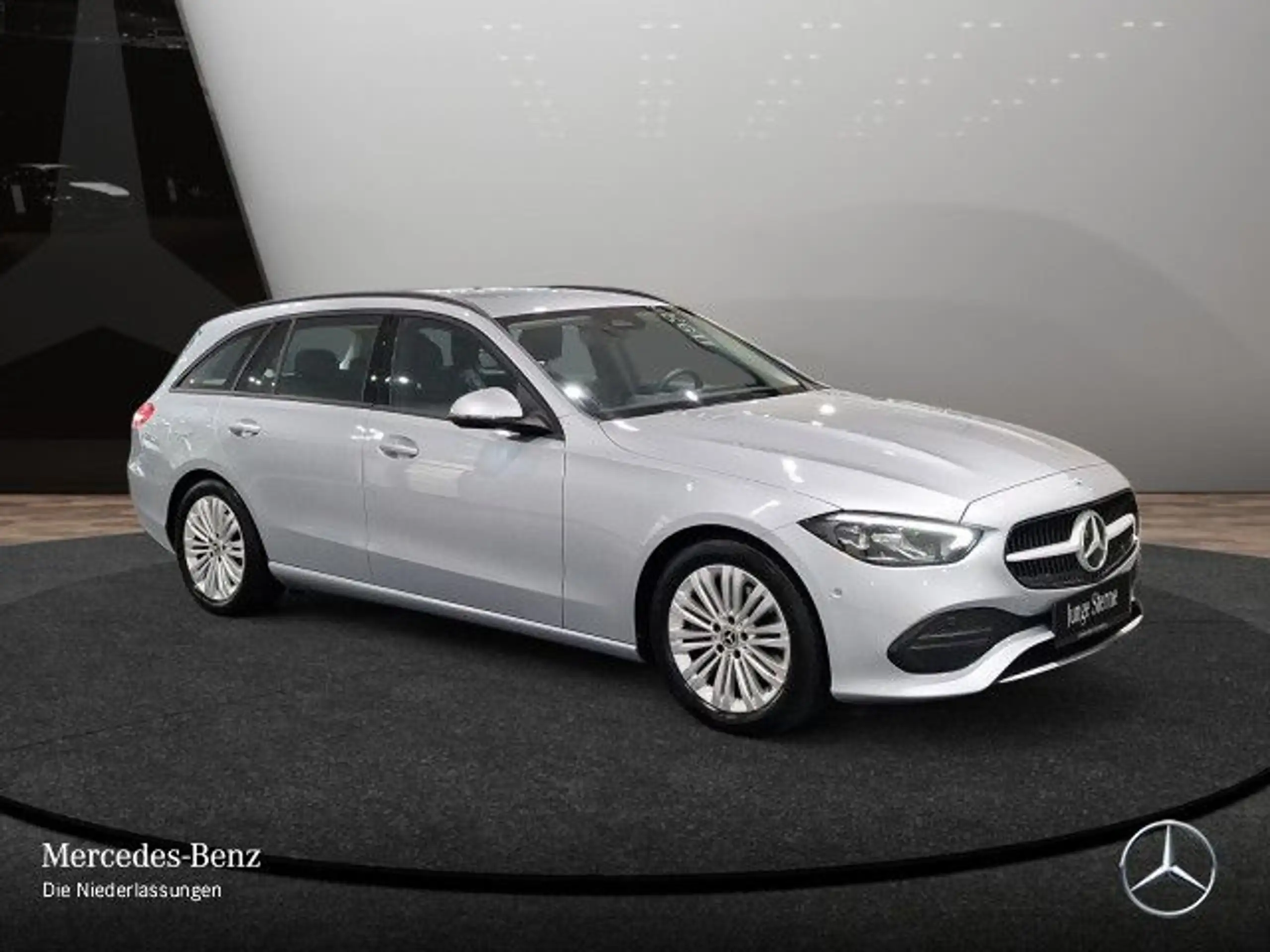 Mercedes-Benz - C 220