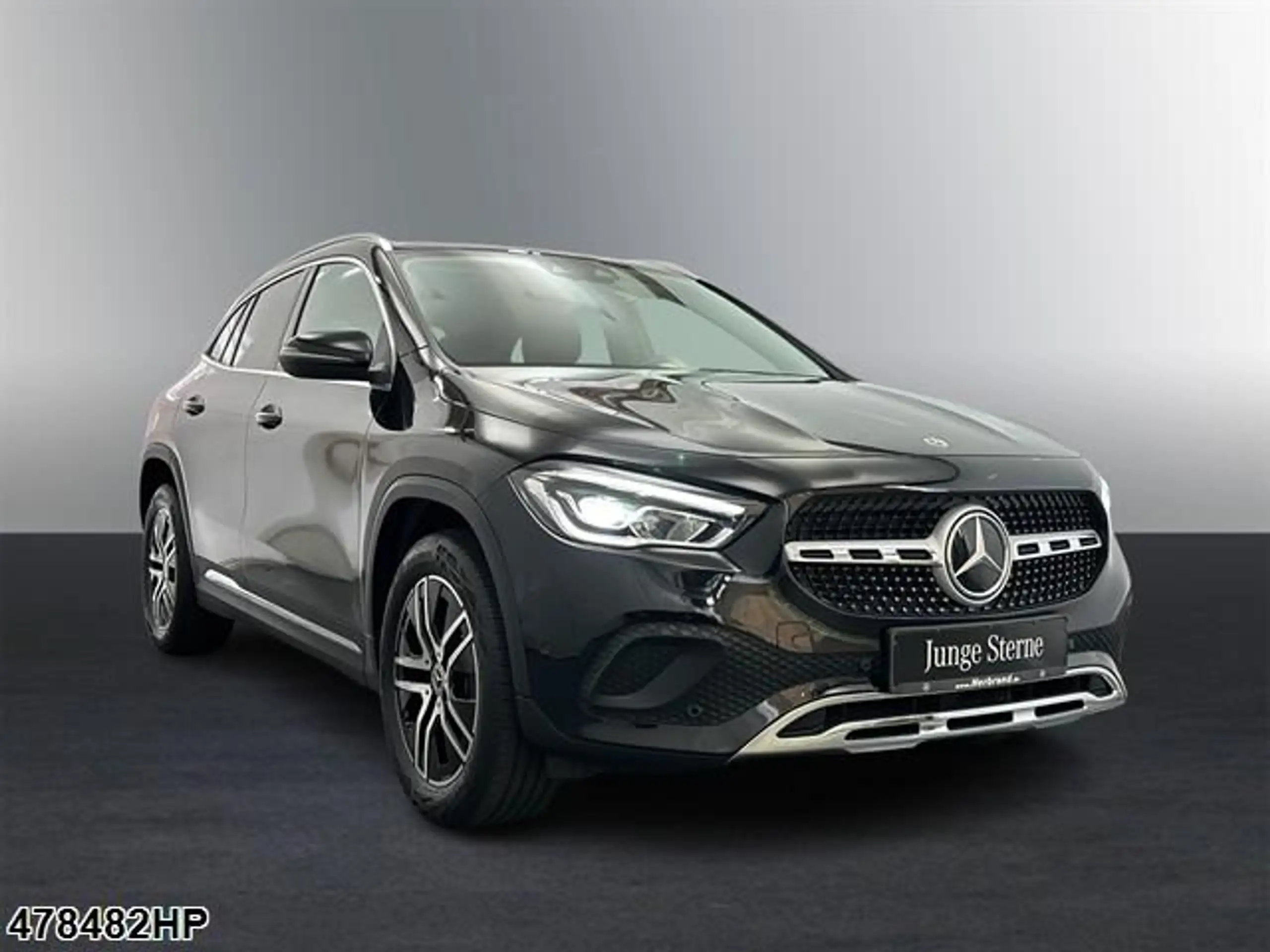 Mercedes-Benz - GLA 200