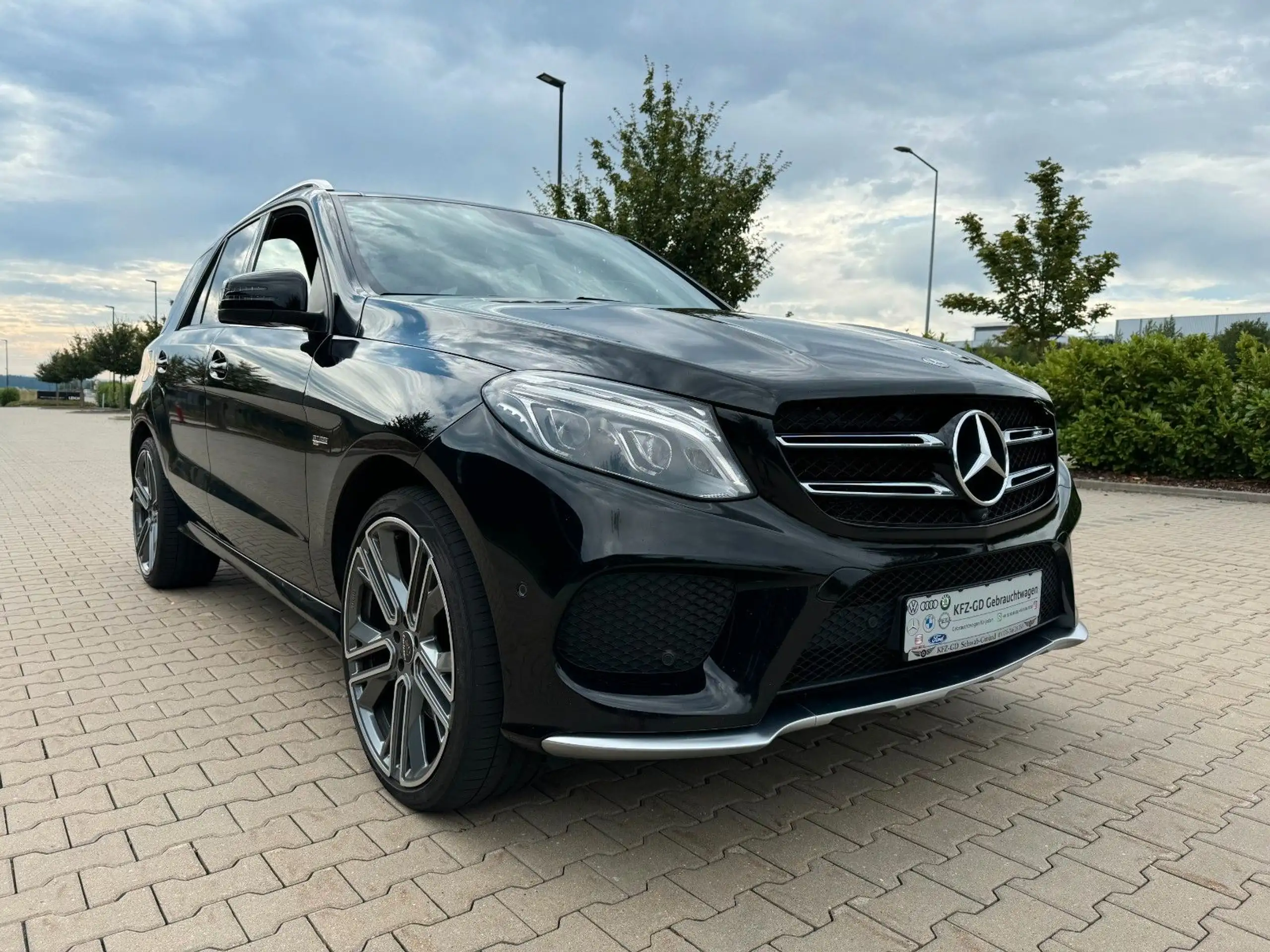 Mercedes-Benz - GLE 43 AMG