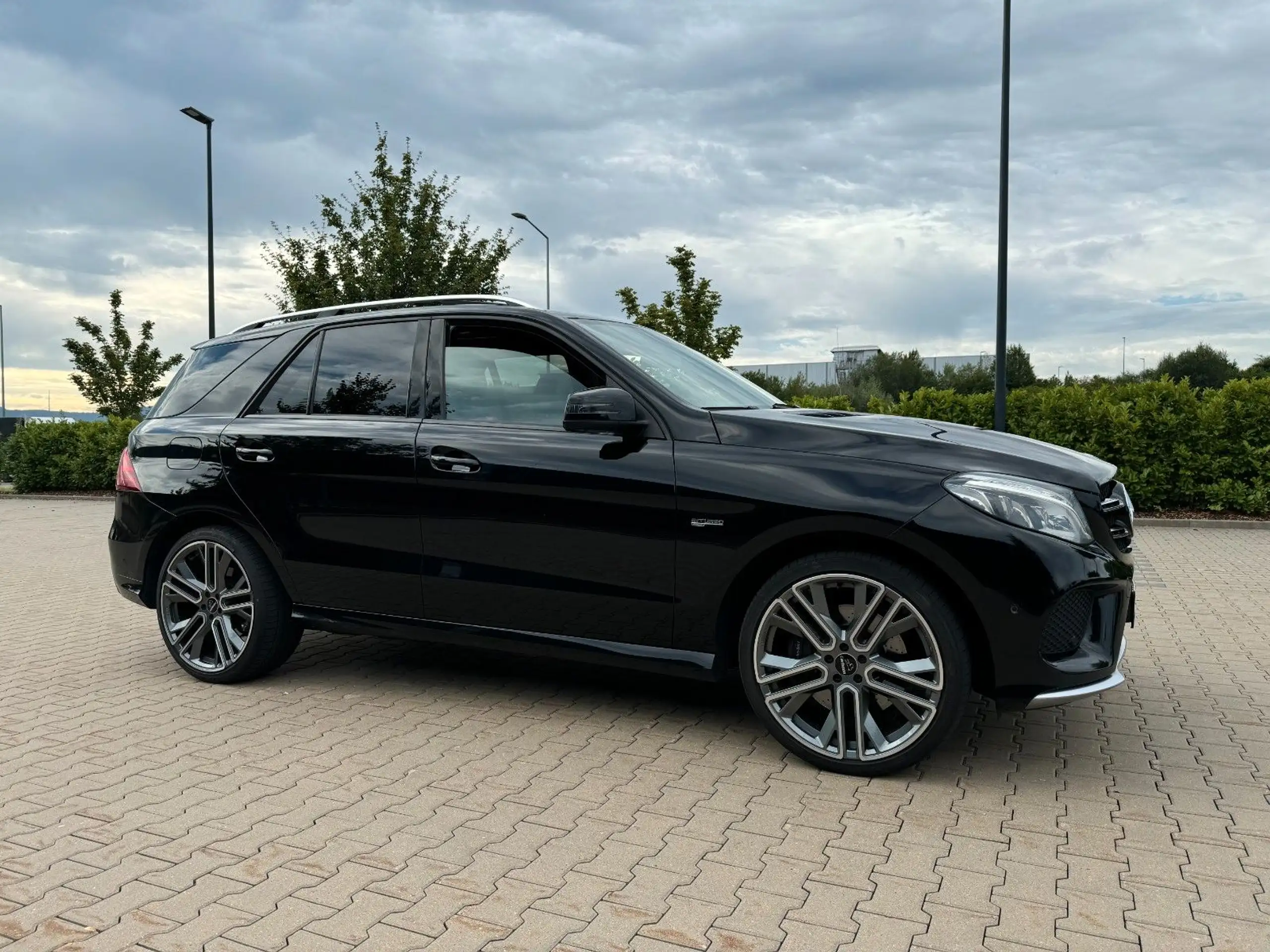 Mercedes-Benz - GLE 43 AMG