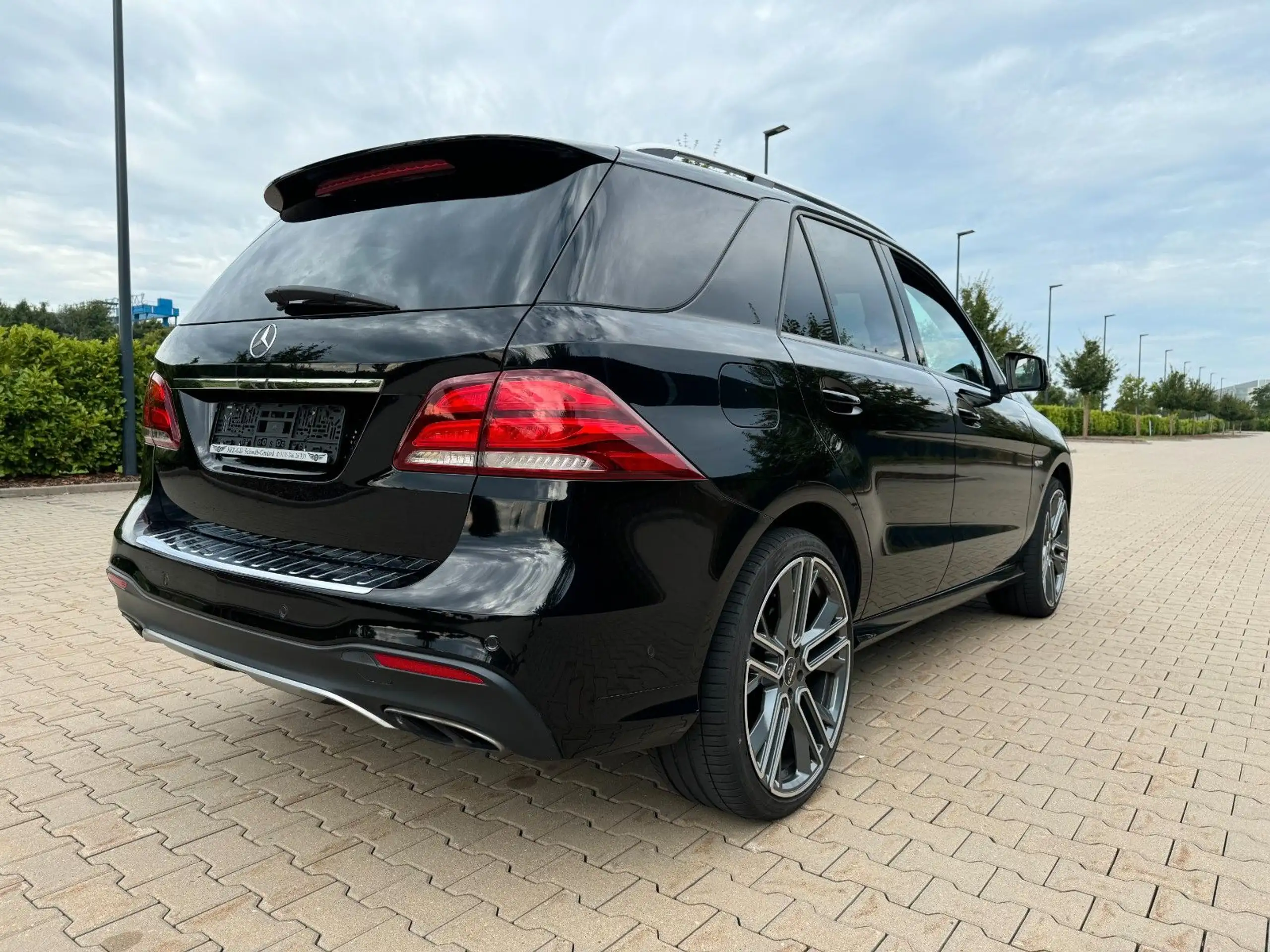 Mercedes-Benz - GLE 43 AMG