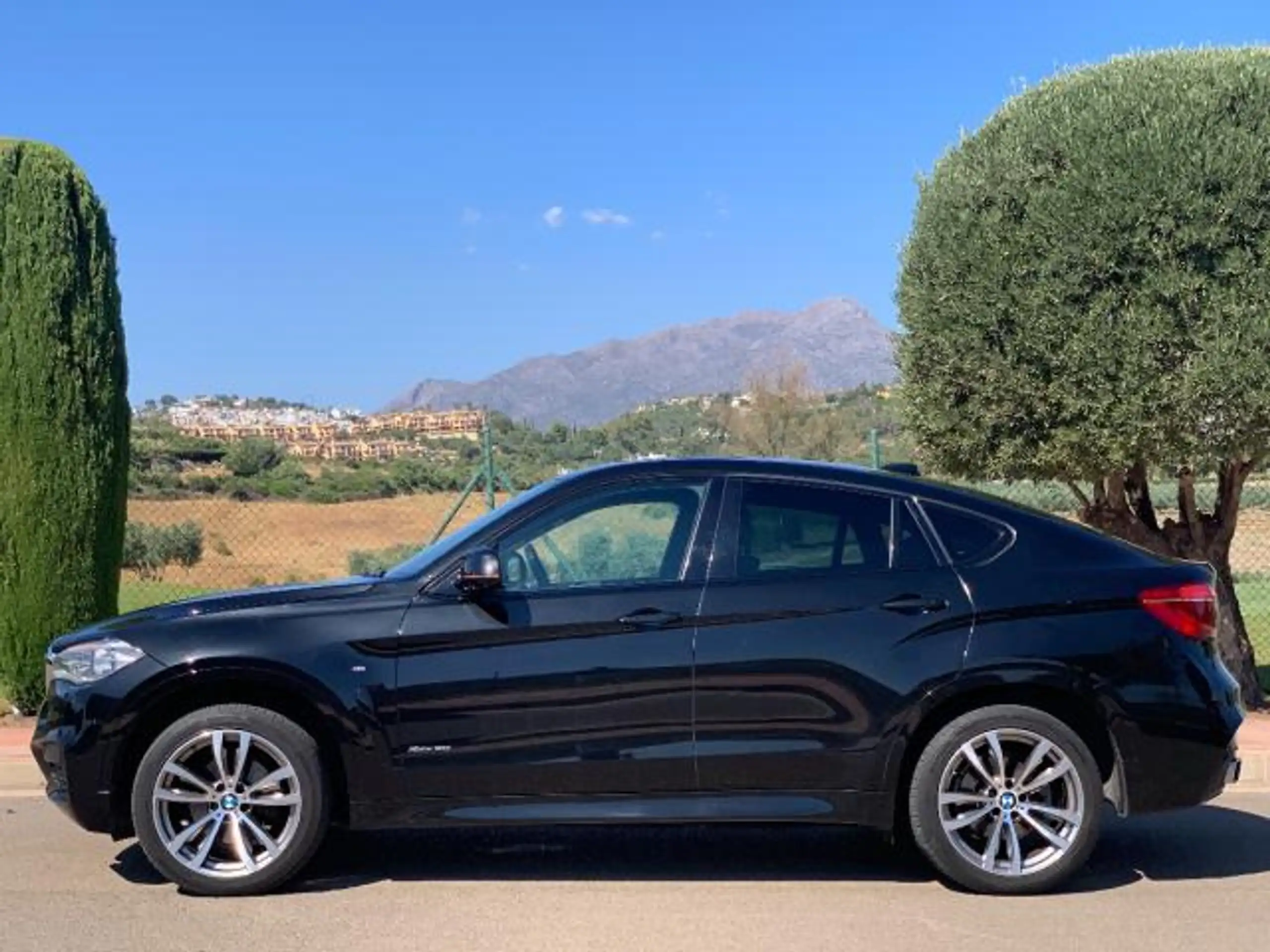 BMW - X6