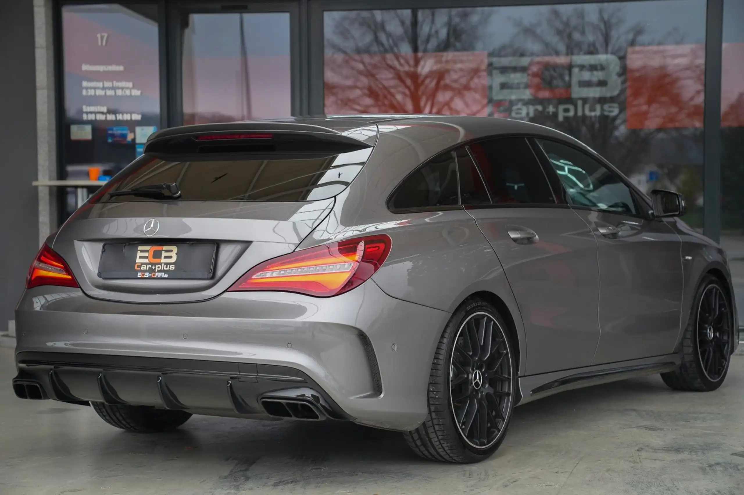 Mercedes-Benz - CLA 45 AMG