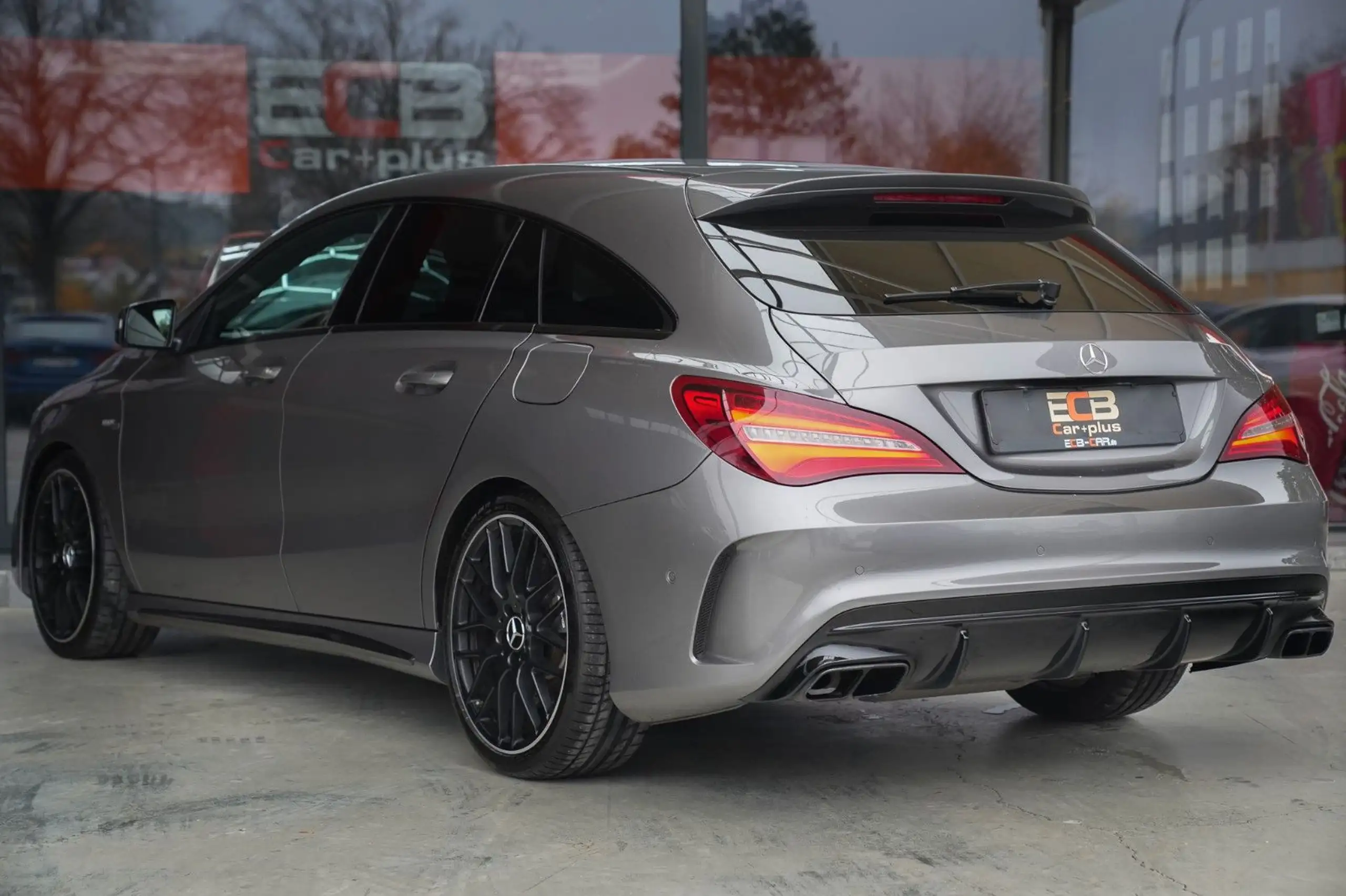 Mercedes-Benz - CLA 45 AMG