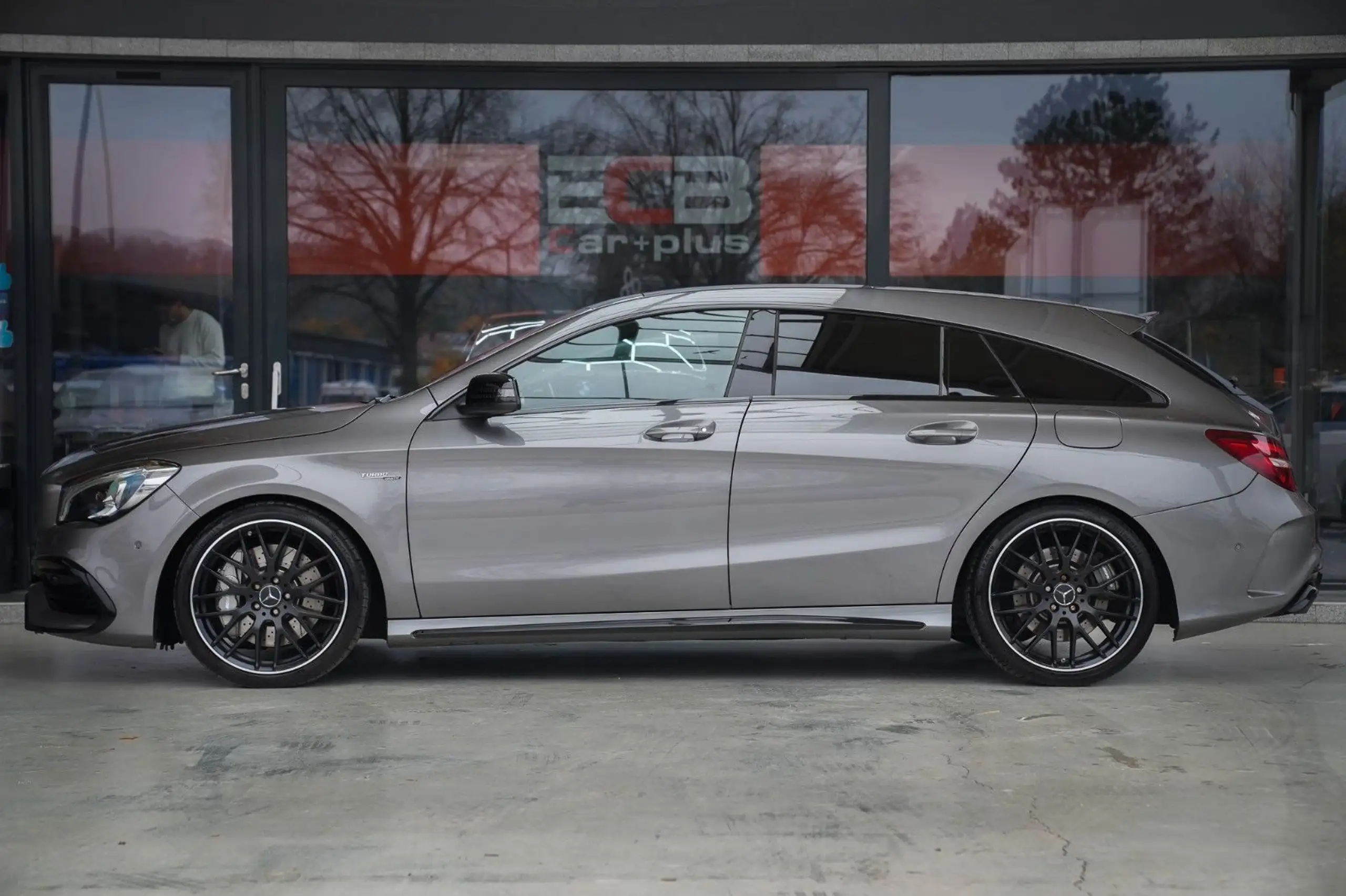 Mercedes-Benz - CLA 45 AMG