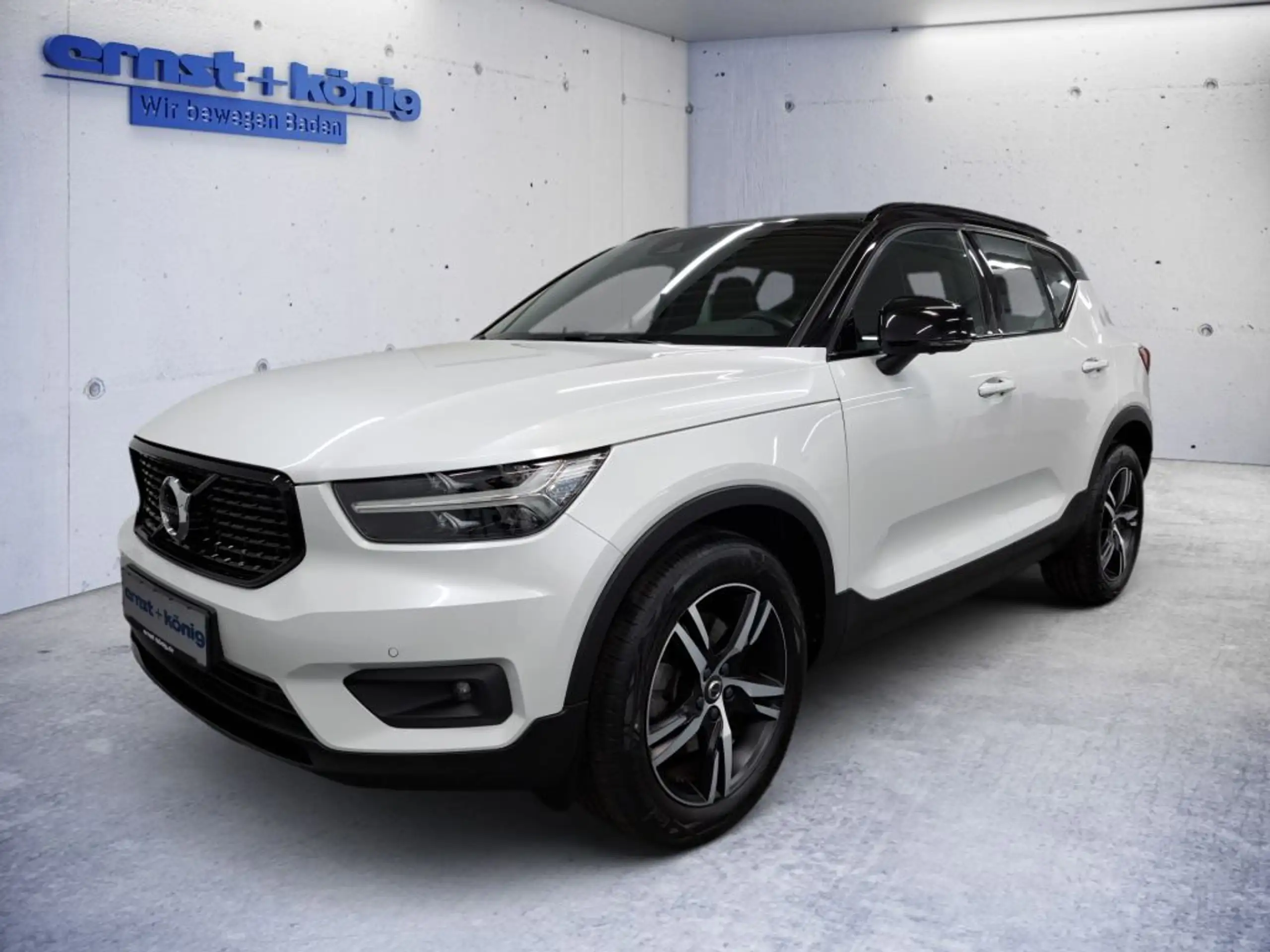 Volvo - XC40