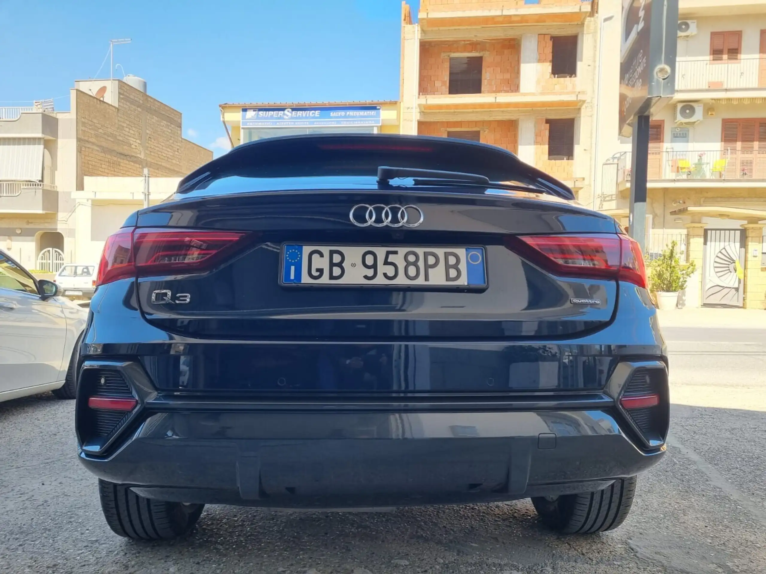 Audi - Q3