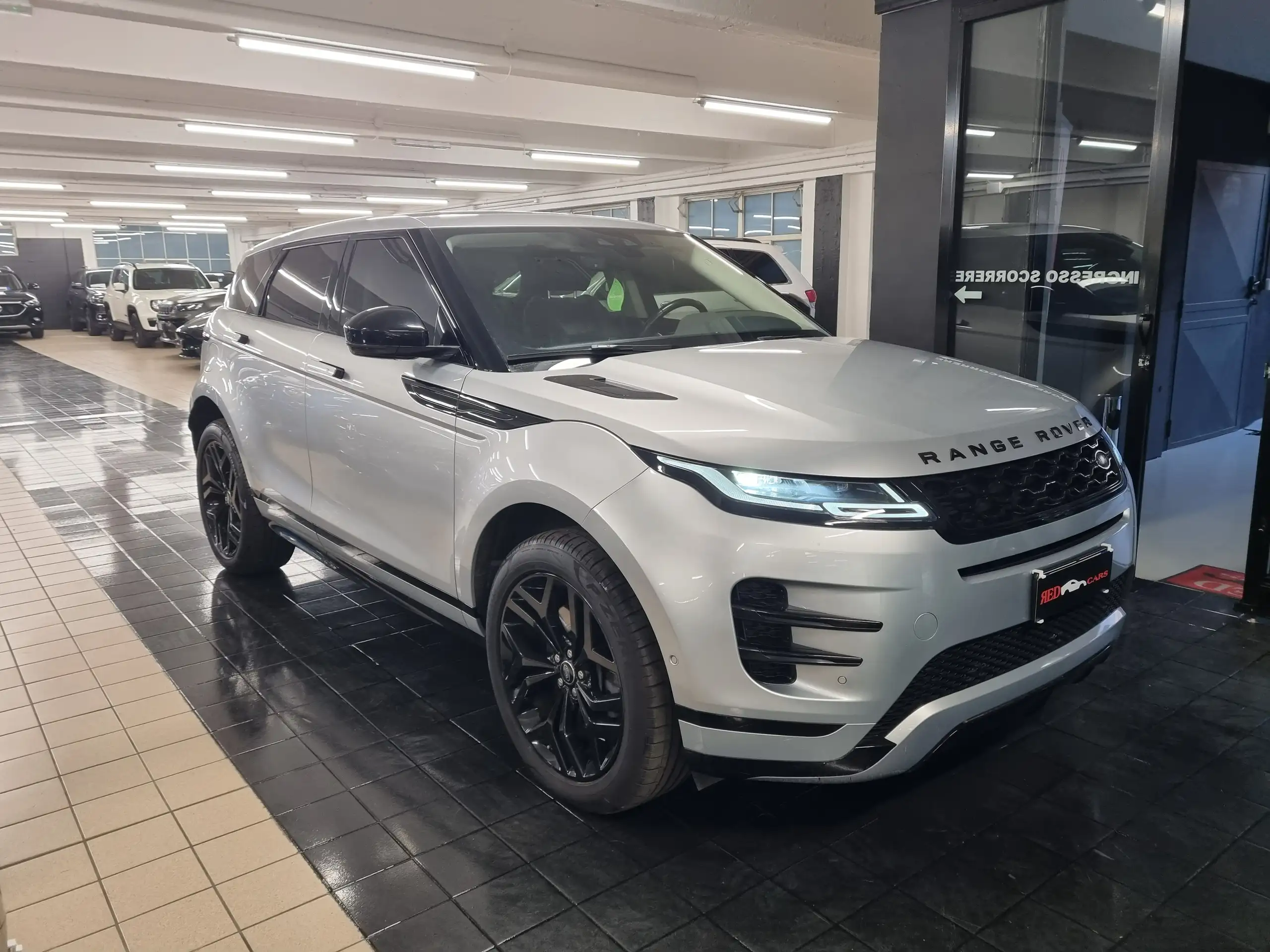 Land Rover - Range Rover Evoque