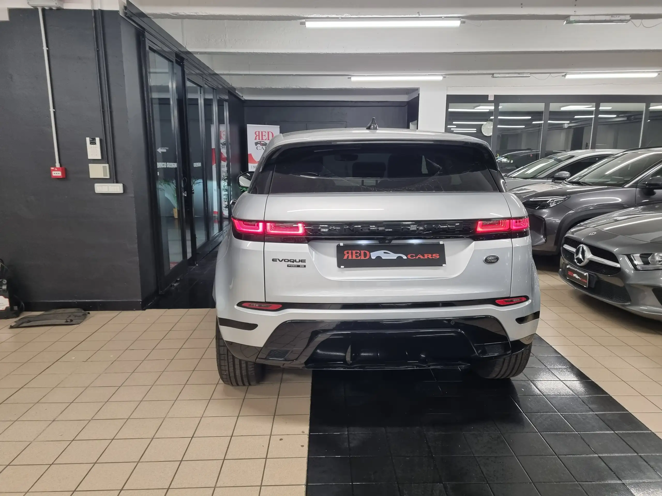 Land Rover - Range Rover Evoque