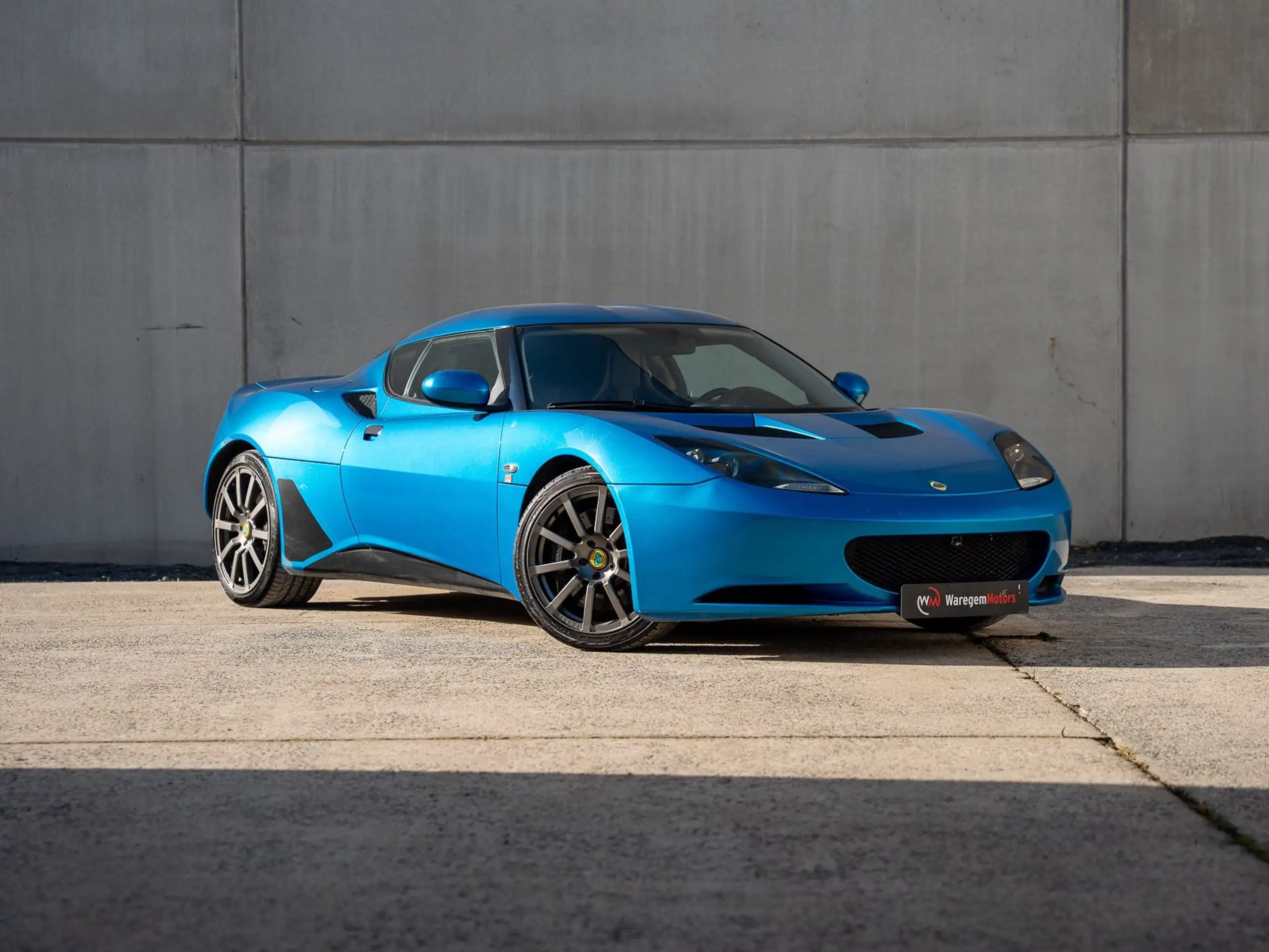 Lotus - Evora