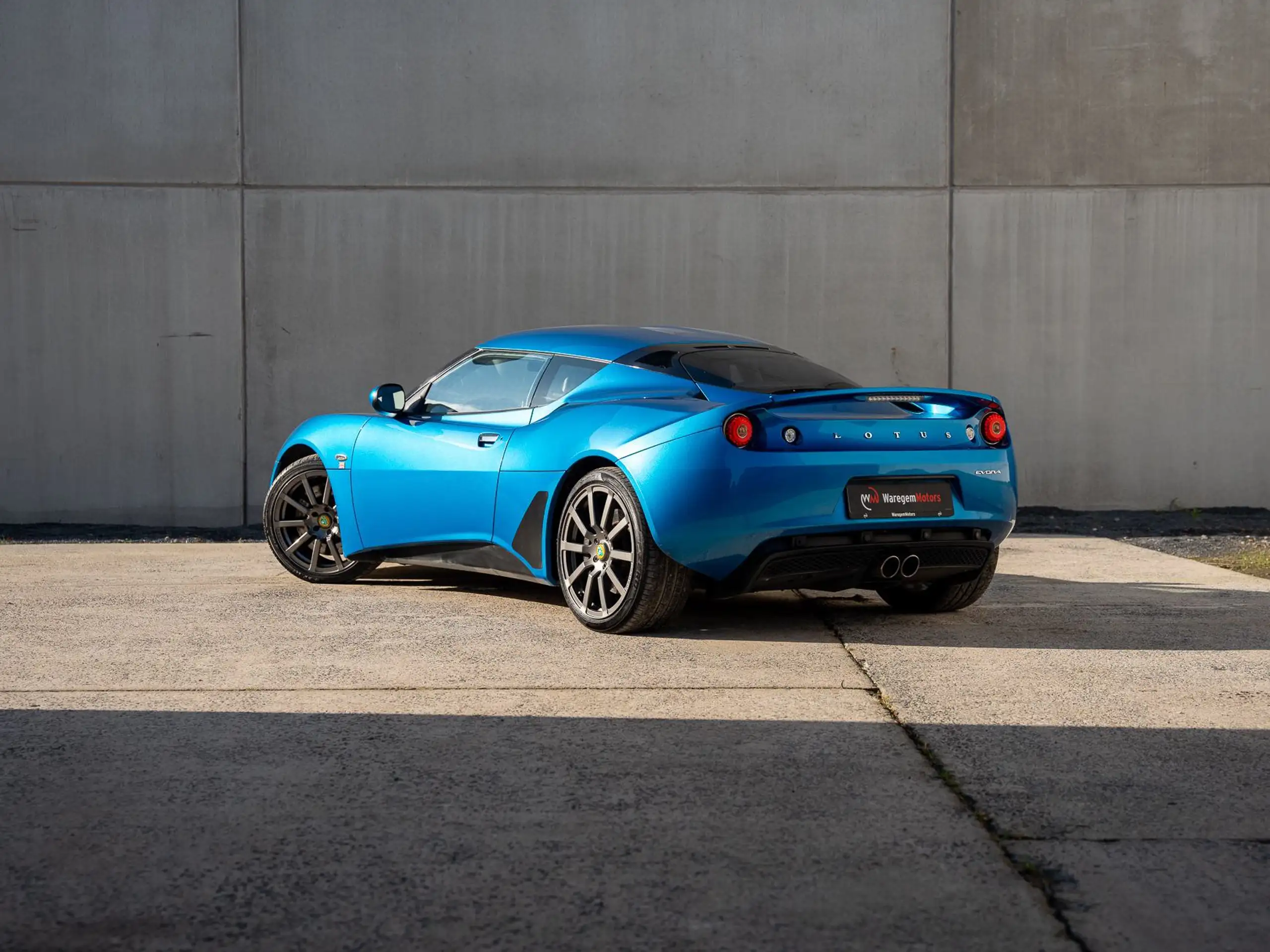 Lotus - Evora