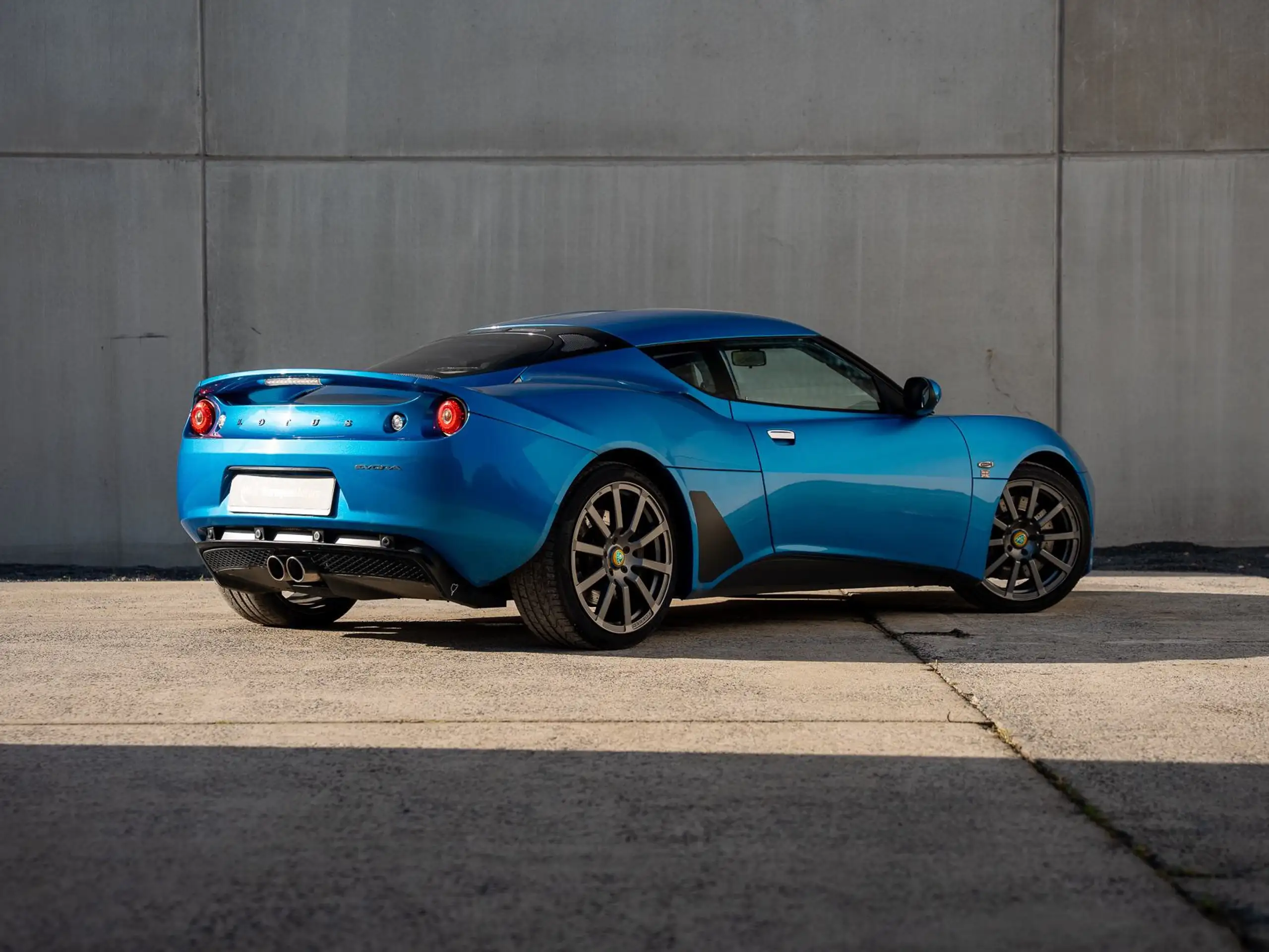 Lotus - Evora