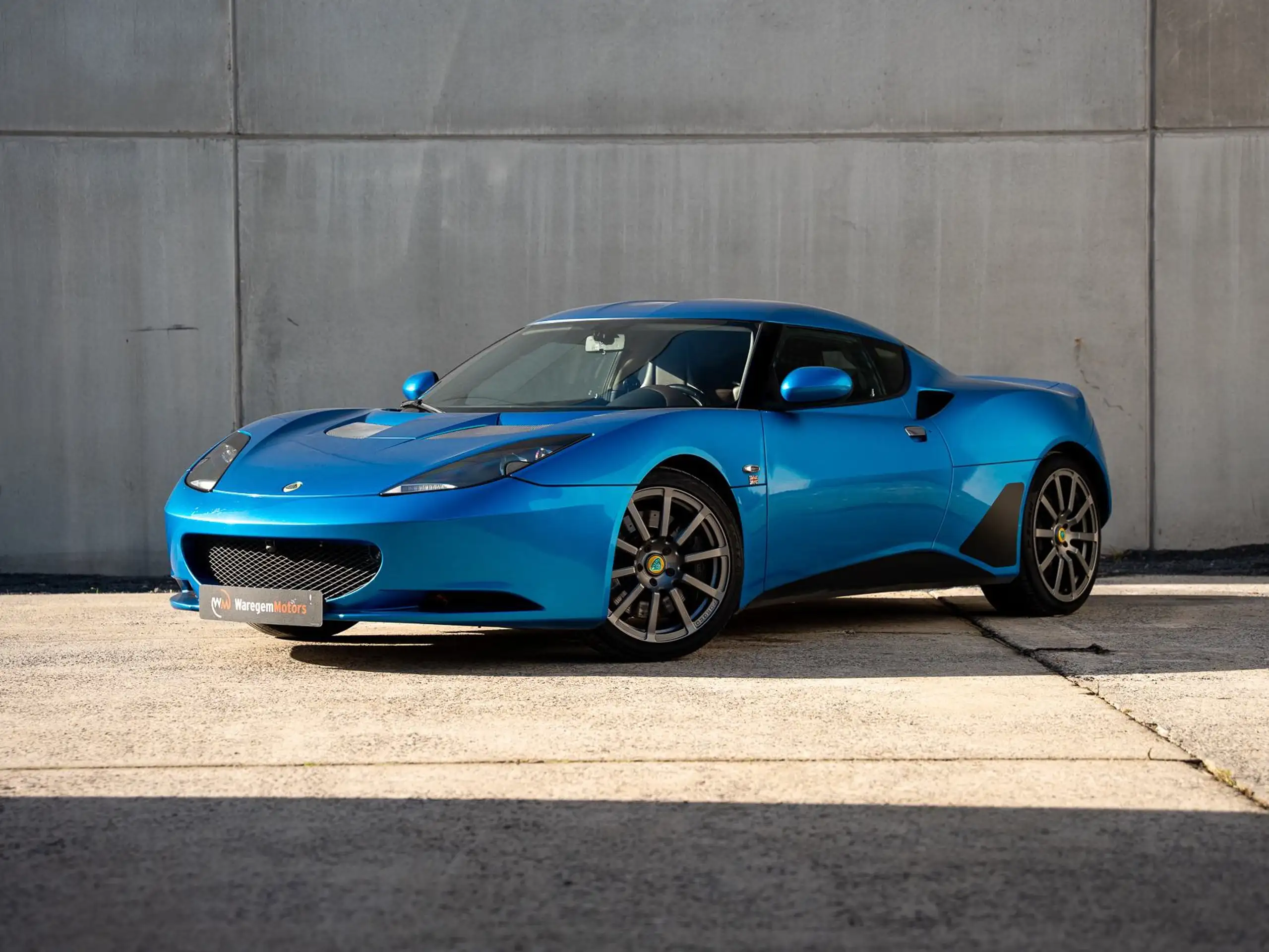 Lotus - Evora