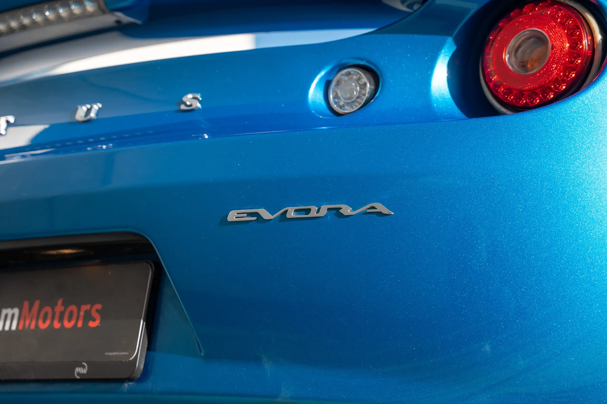 Lotus - Evora