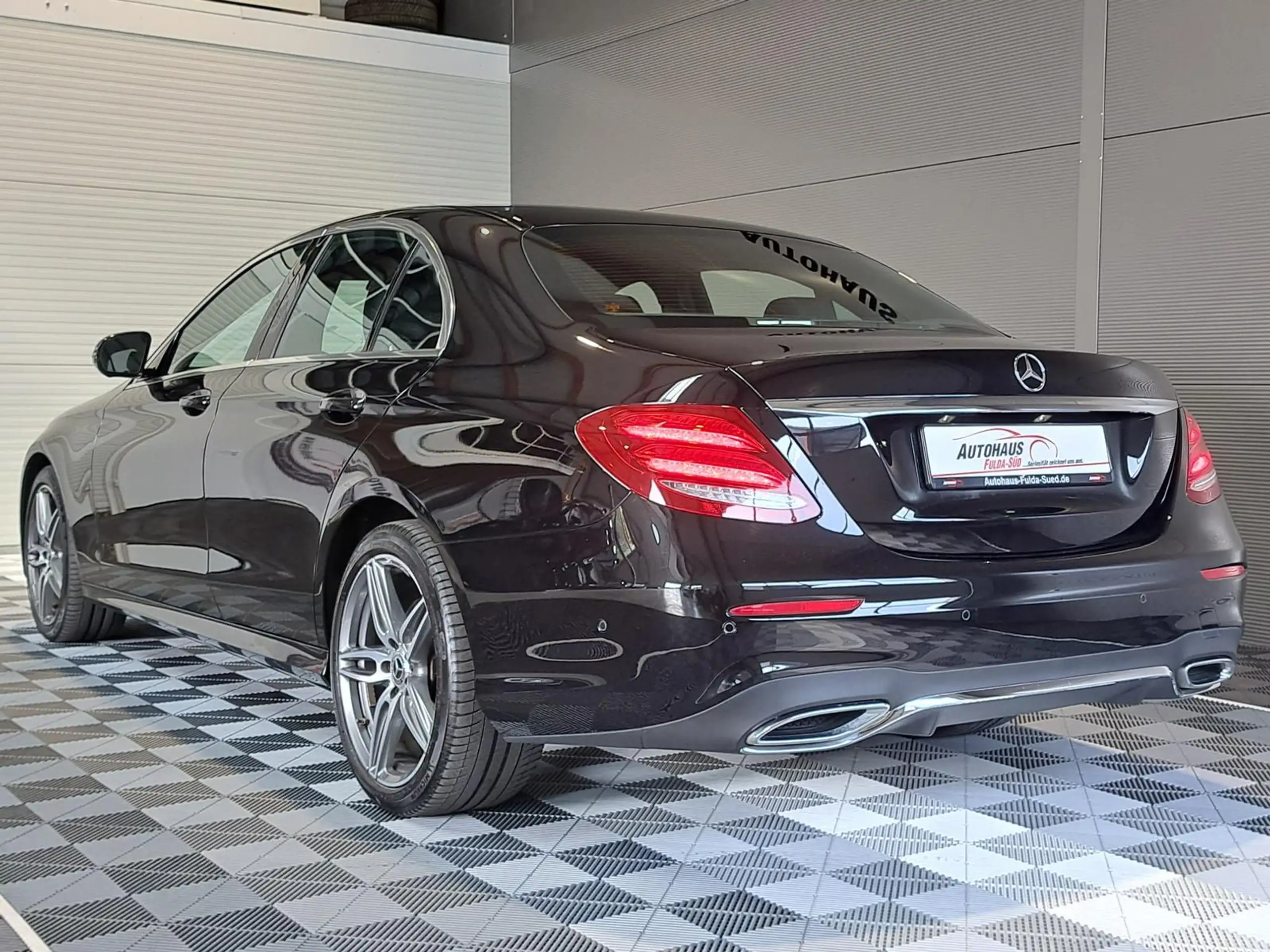 Mercedes-Benz - E 400