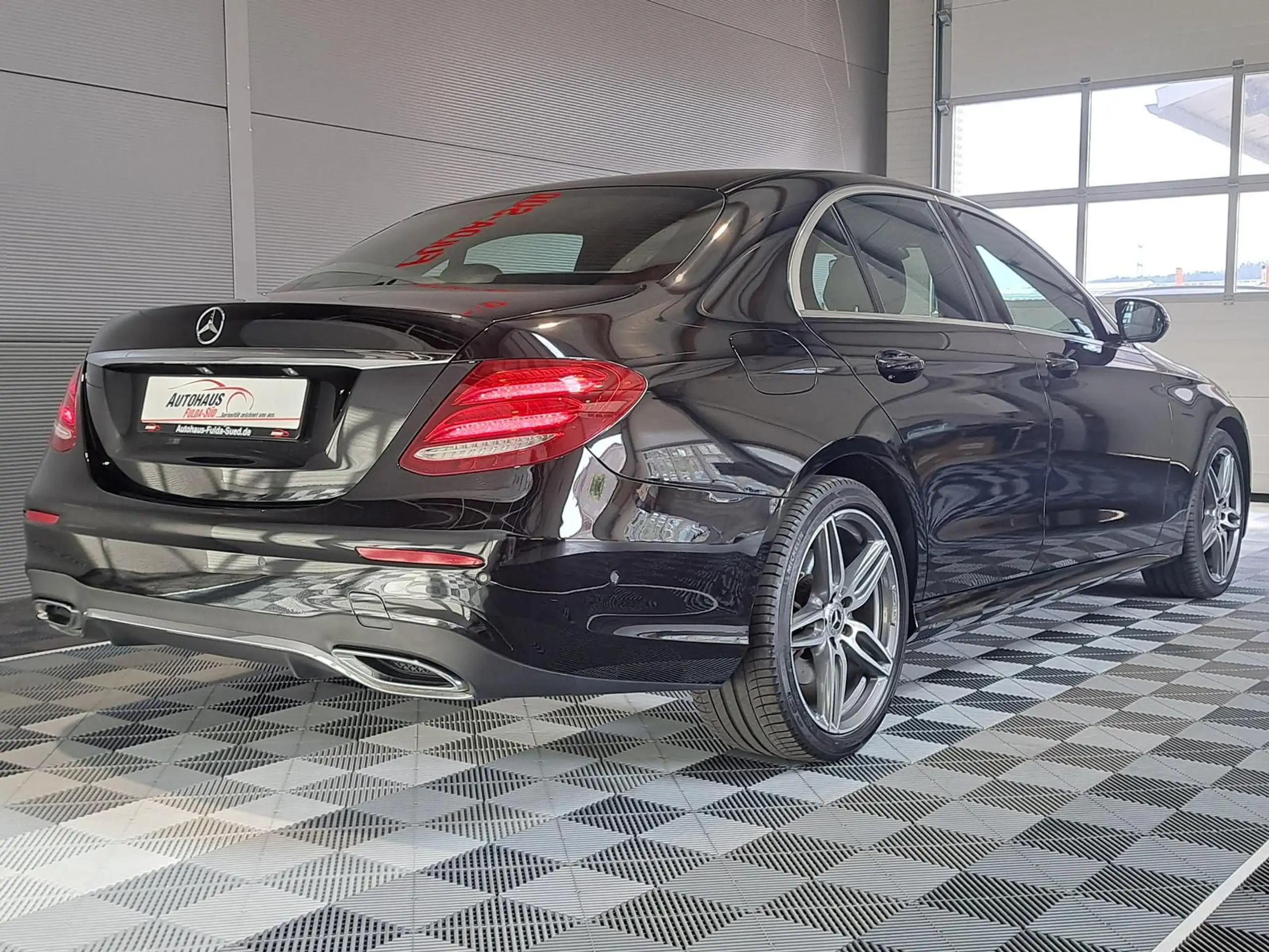 Mercedes-Benz - E 400