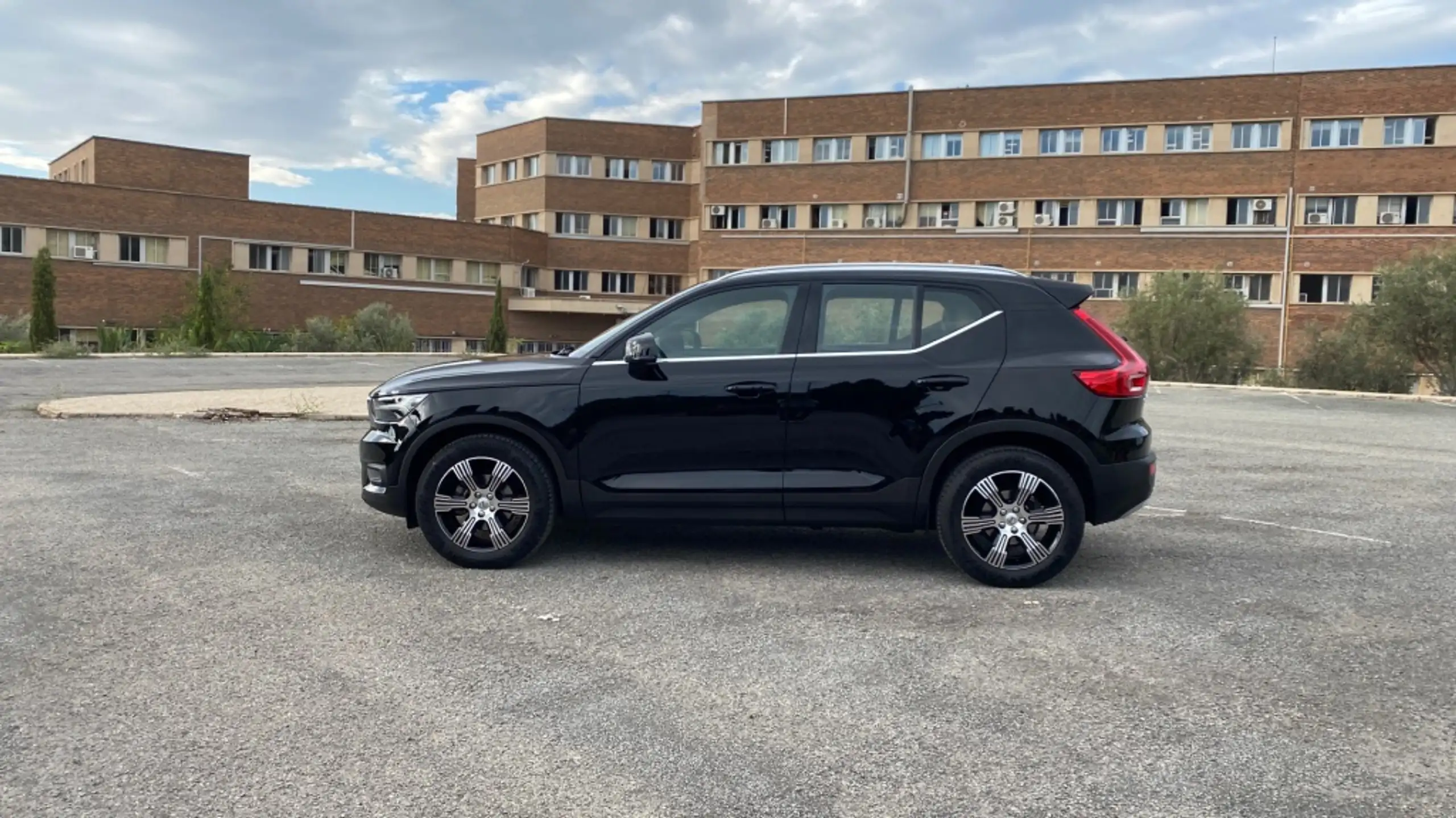 Volvo - XC40