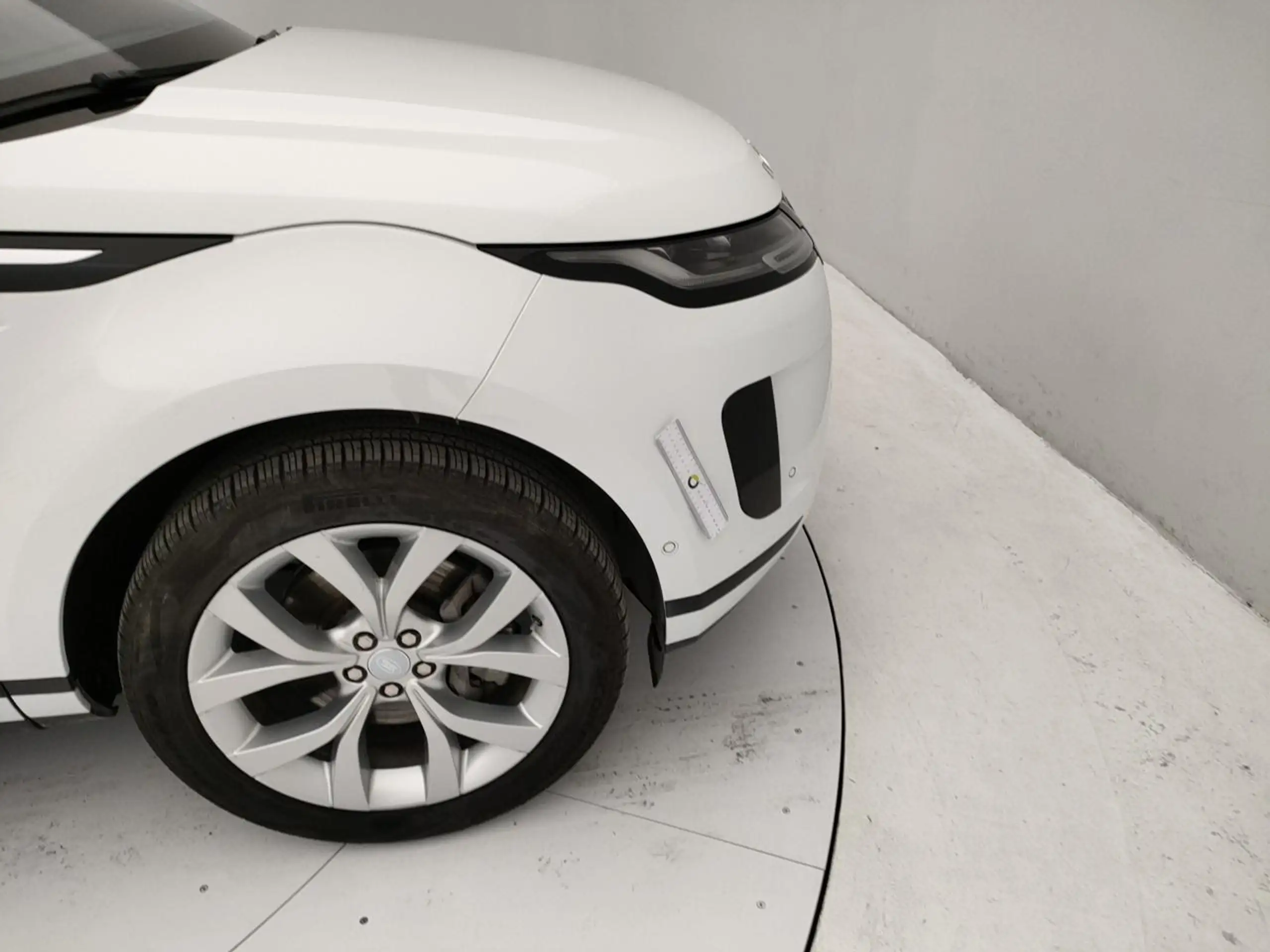 Land Rover - Range Rover Evoque