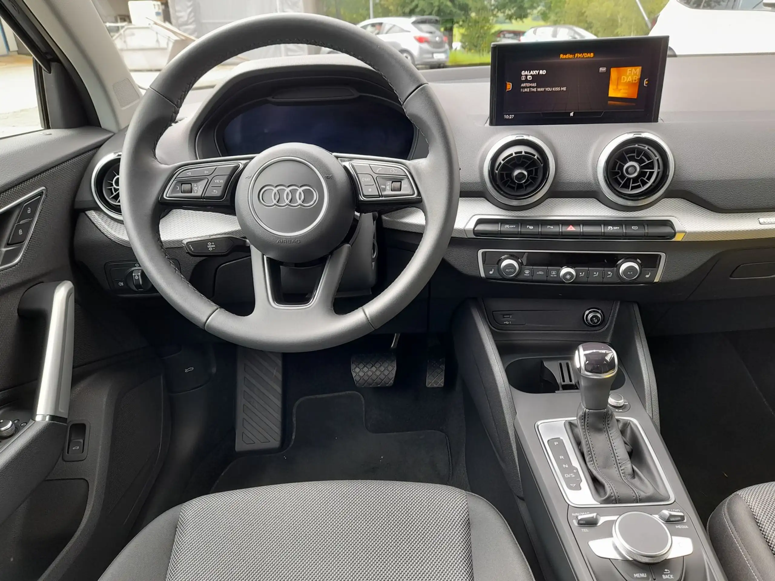 Audi - Q2