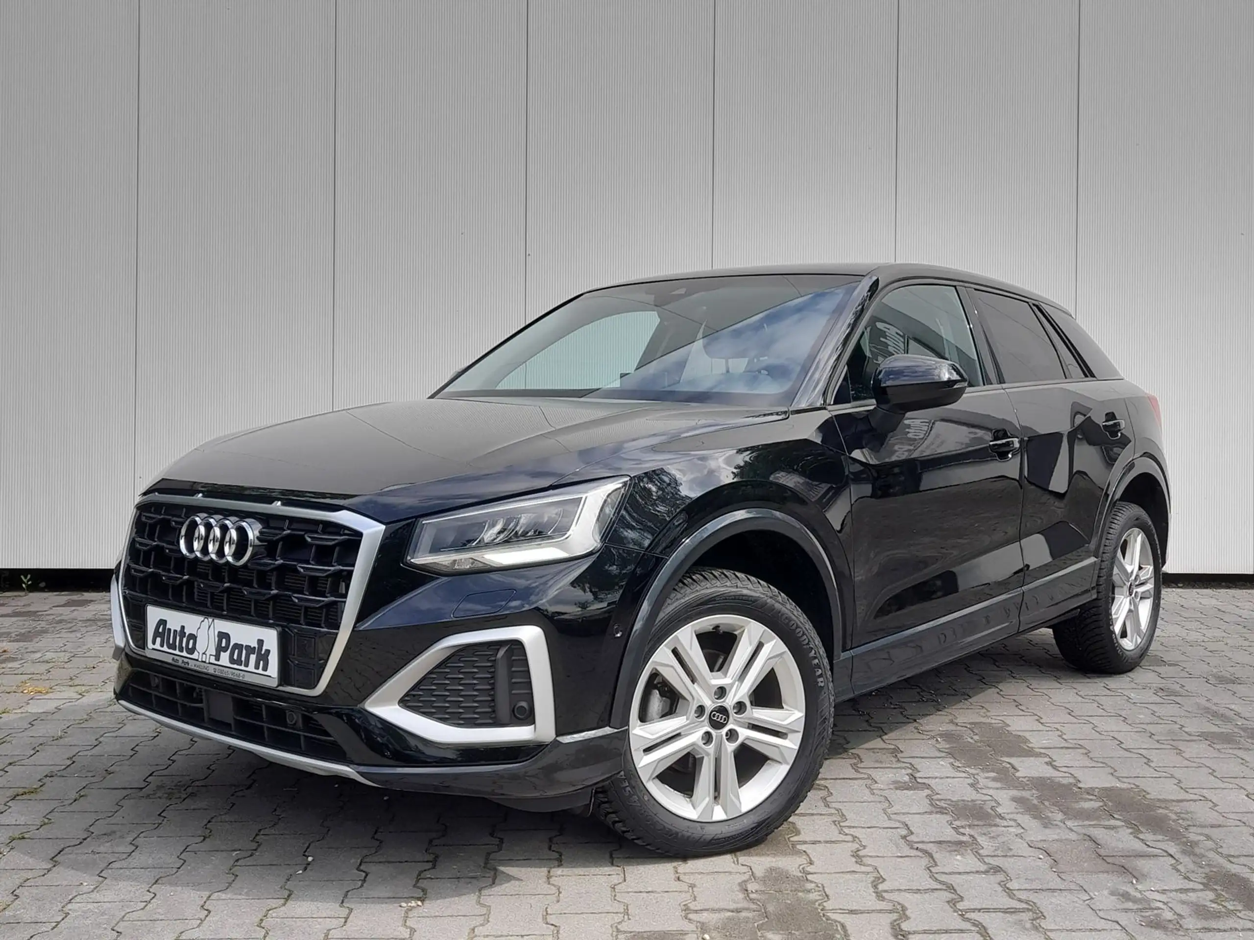 Audi - Q2