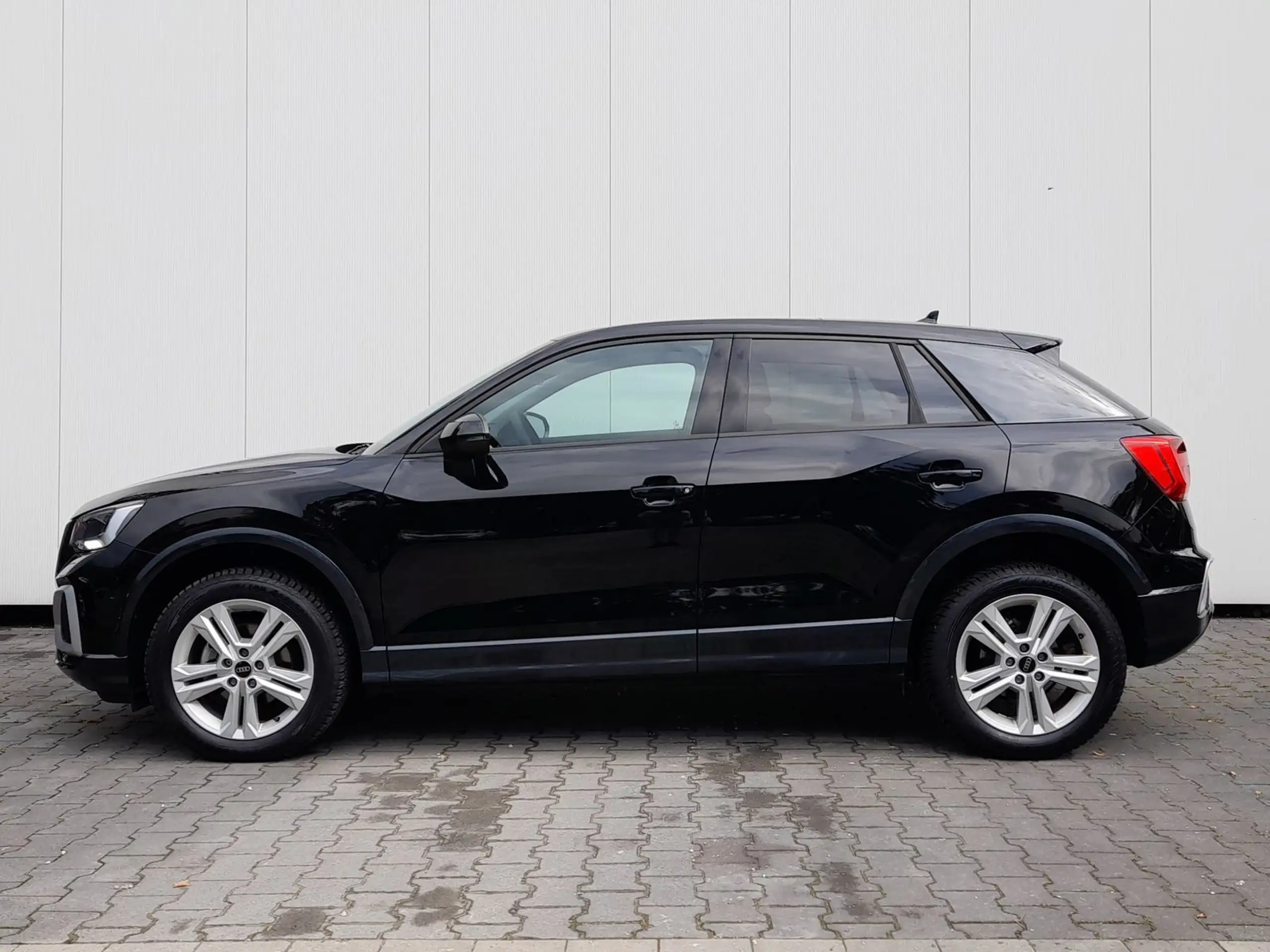 Audi - Q2