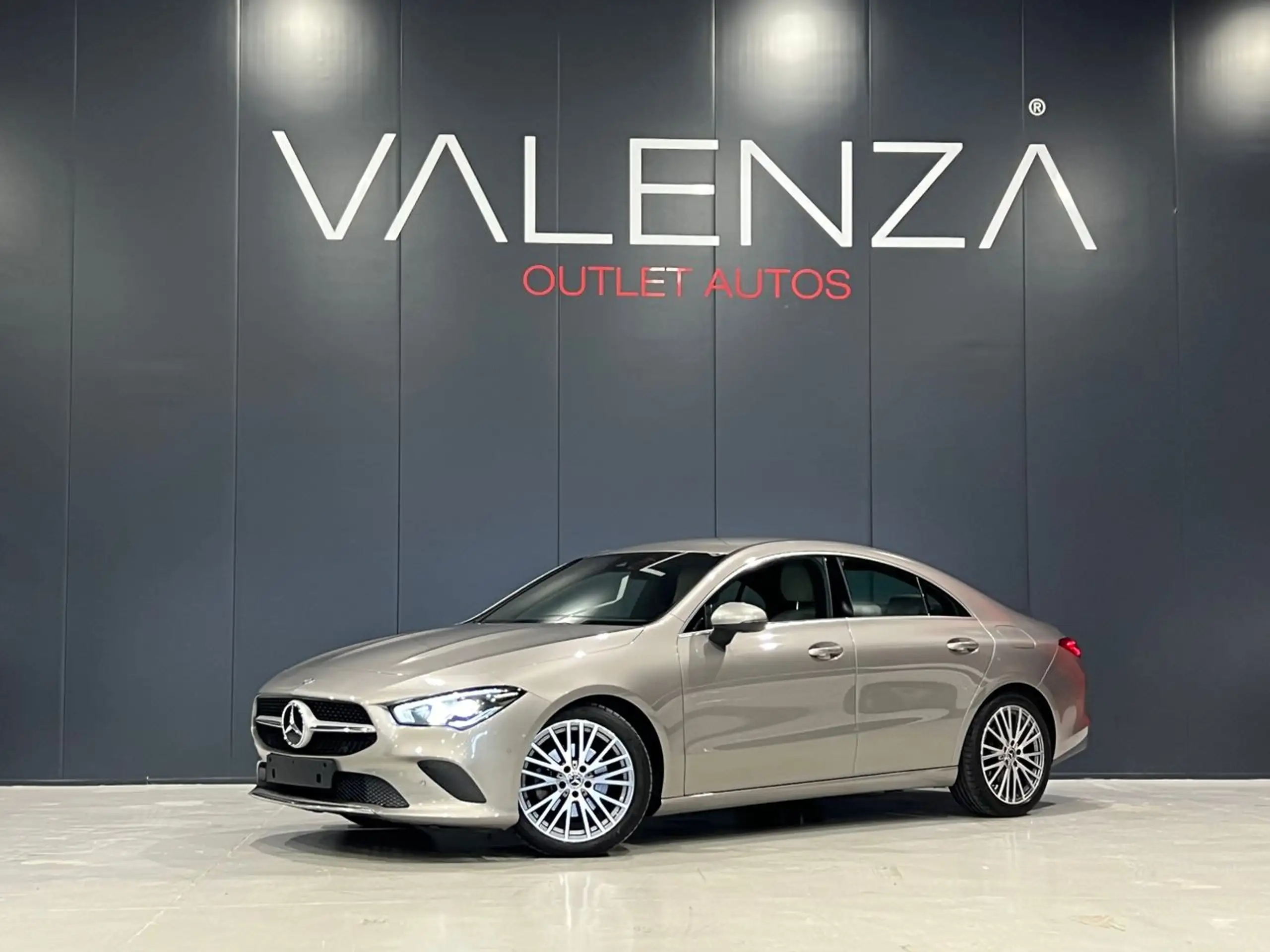 Mercedes-Benz - CLA 200