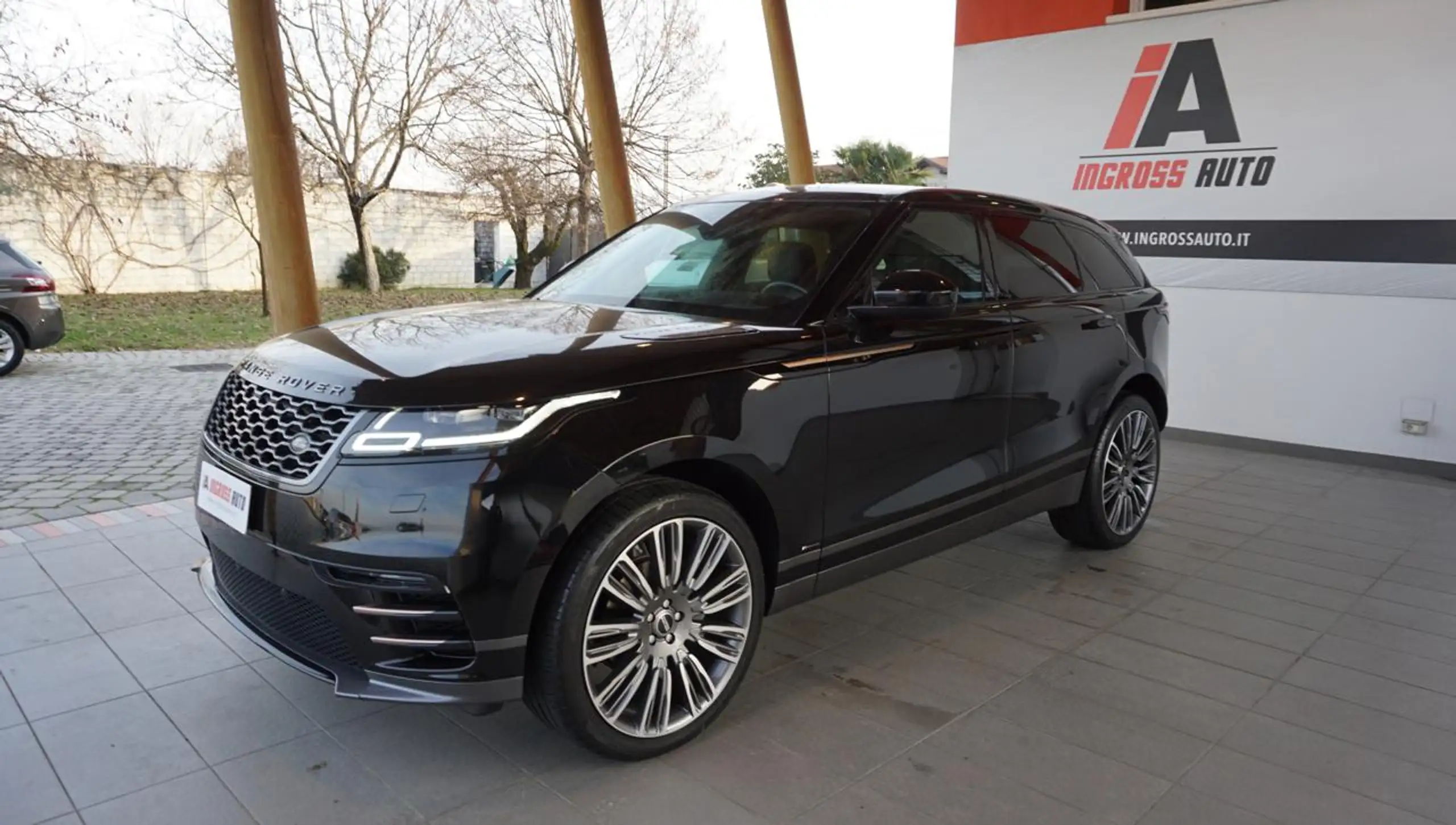 Land Rover - Range Rover Velar