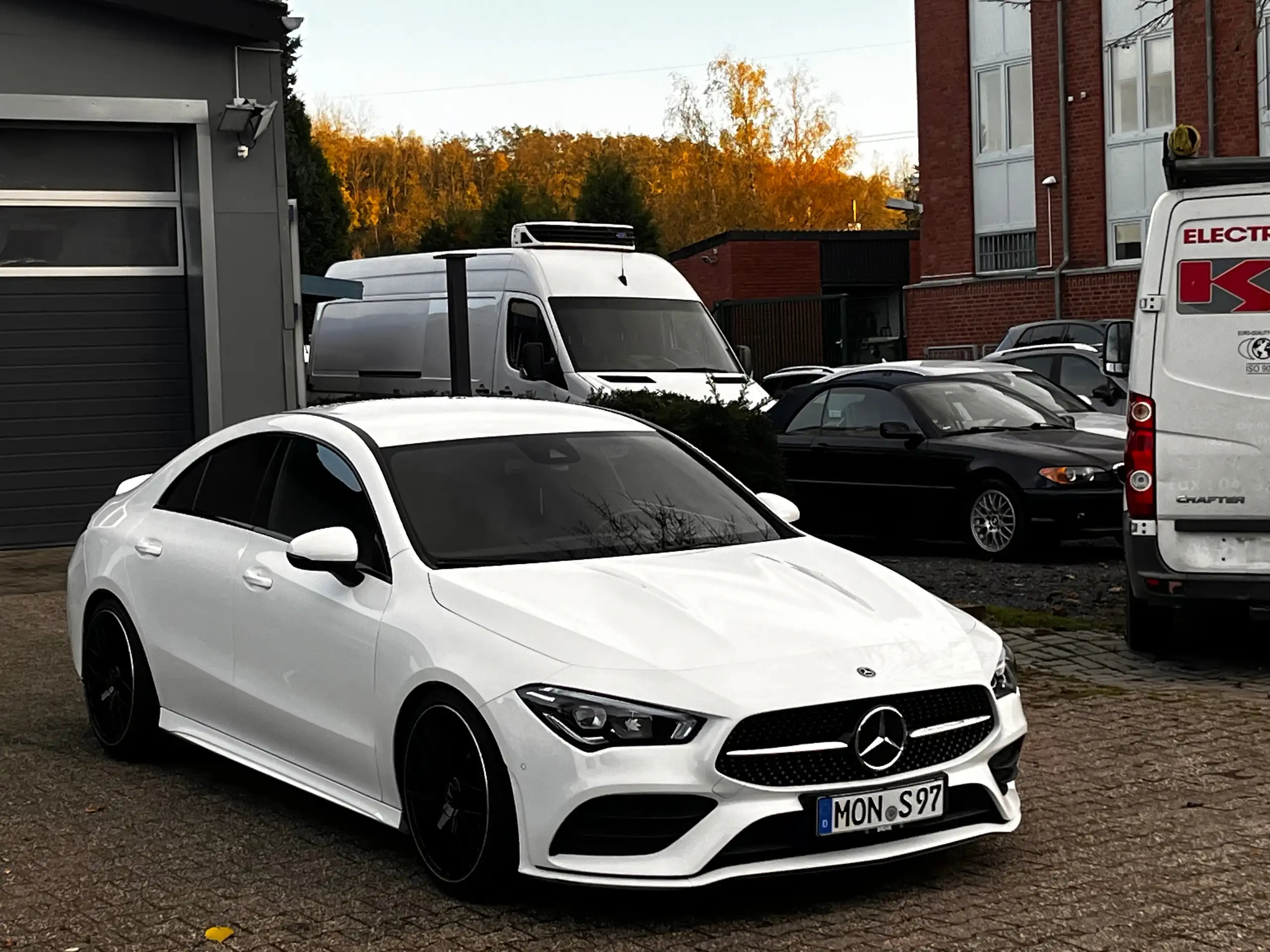 Mercedes-Benz - CLA 200