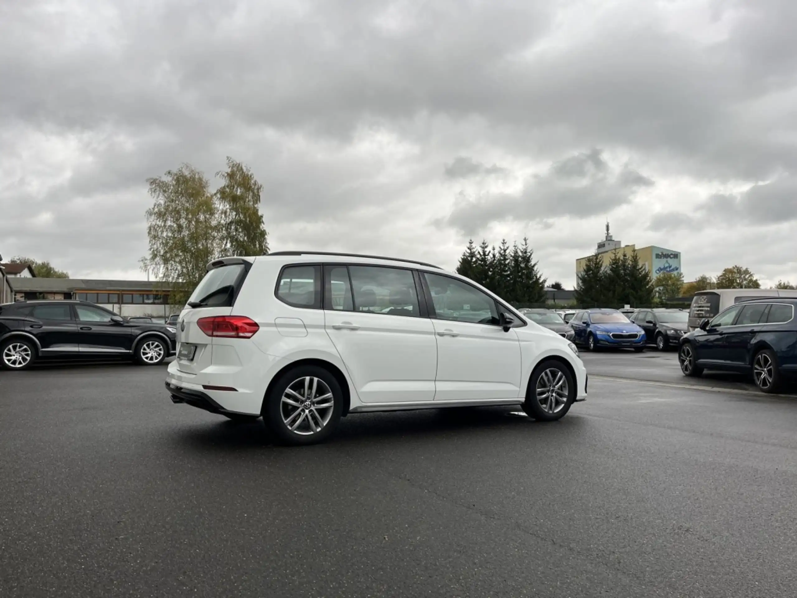 Volkswagen - Touran