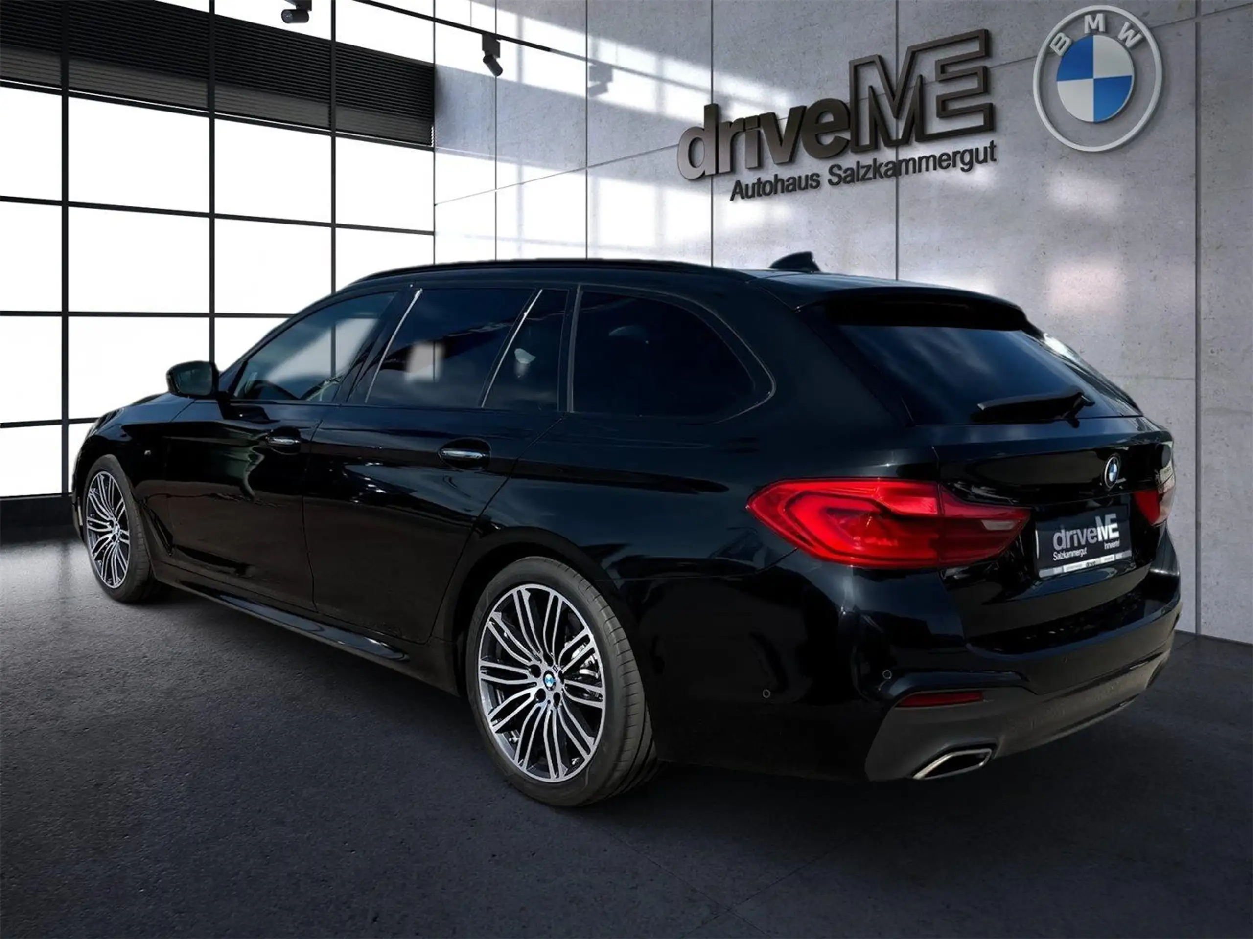 BMW - 530