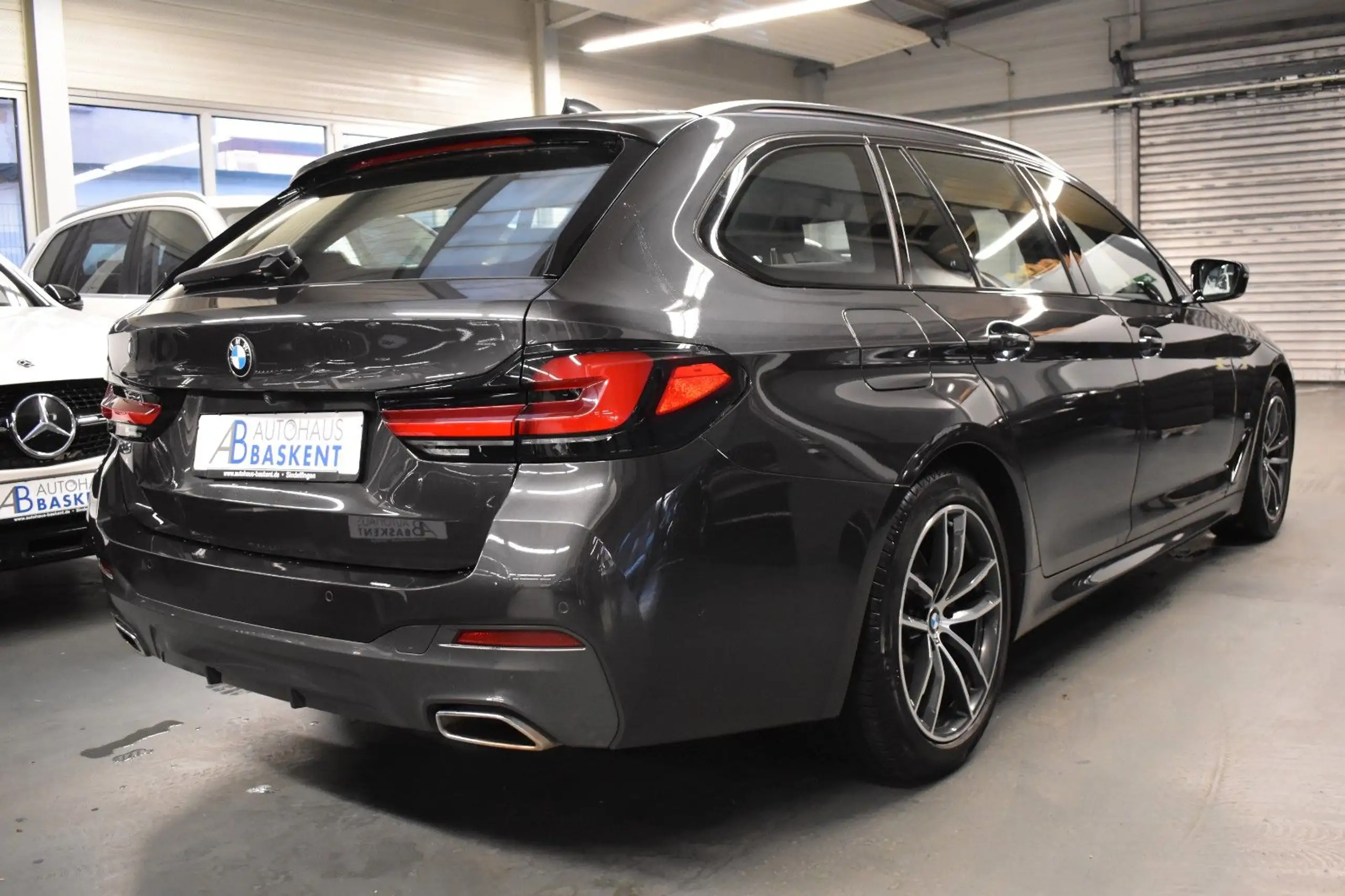 BMW - 520