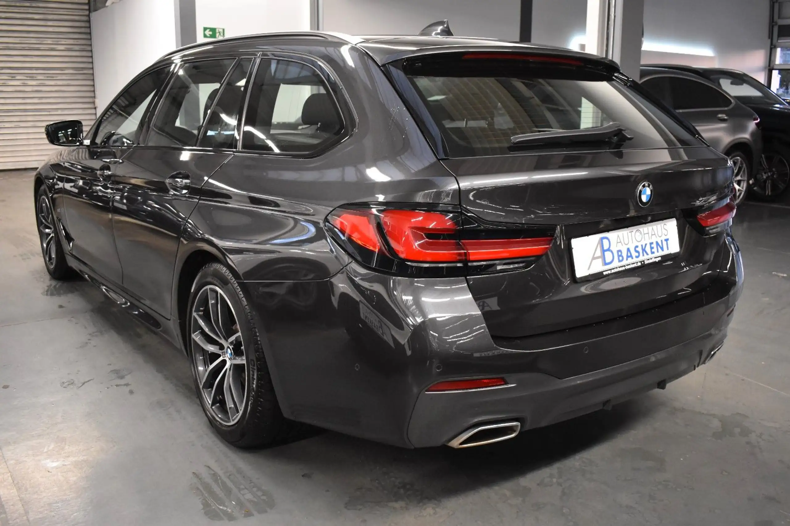 BMW - 520