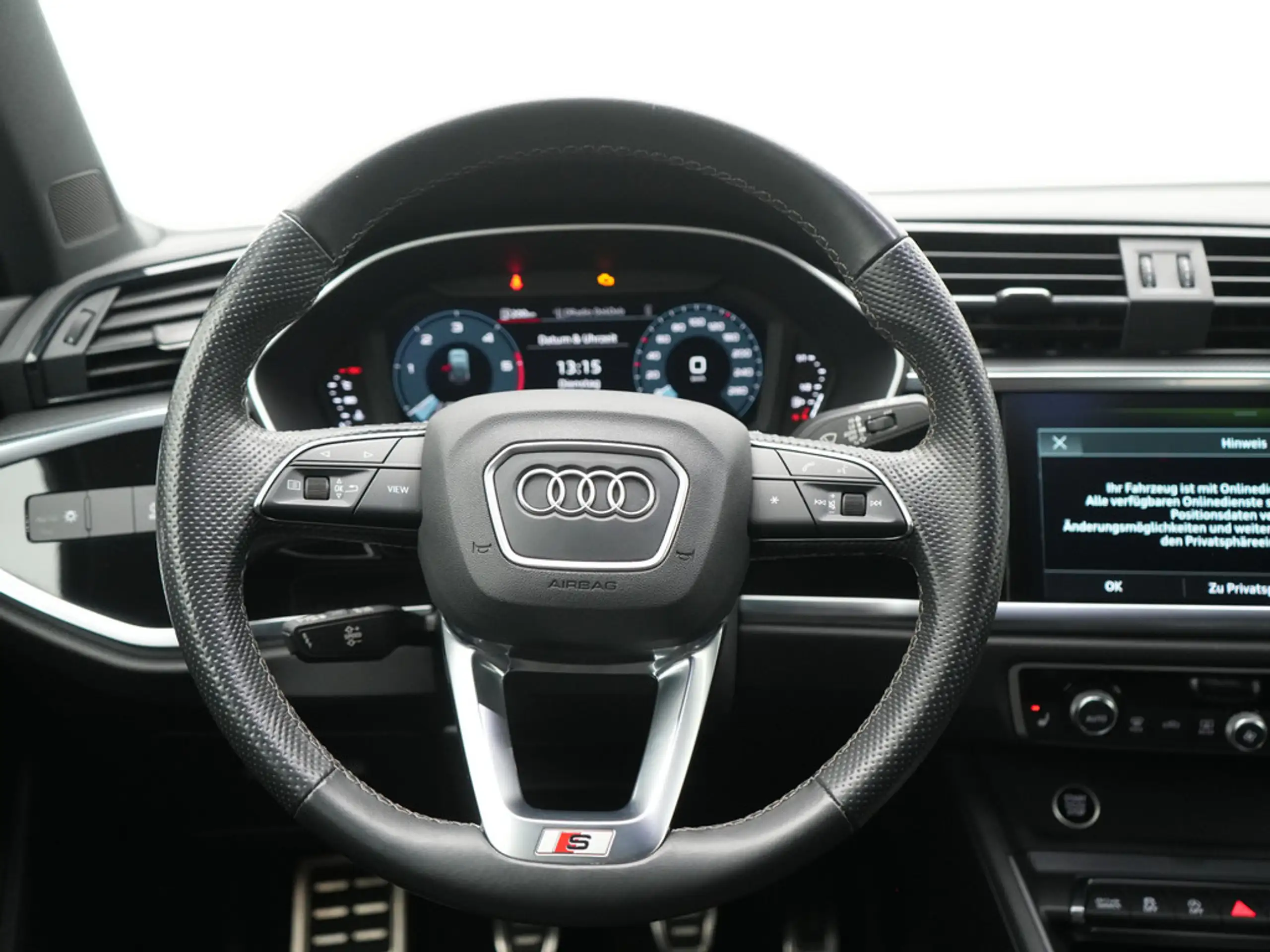 Audi - Q3