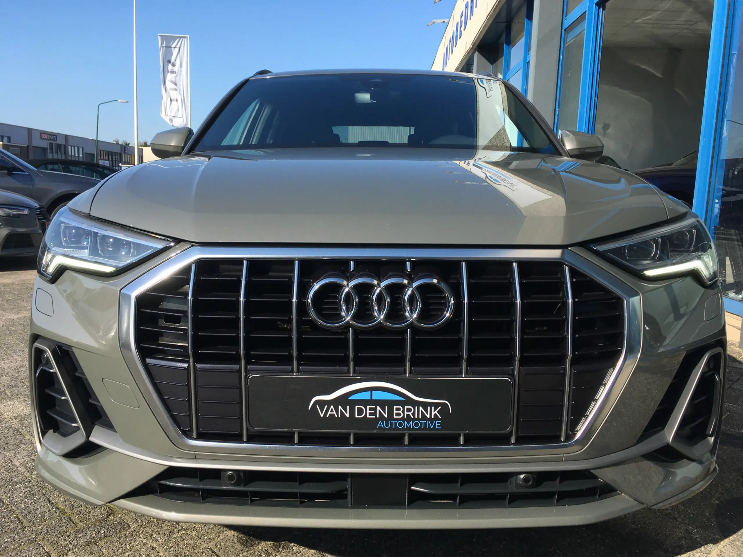 Audi - Q3